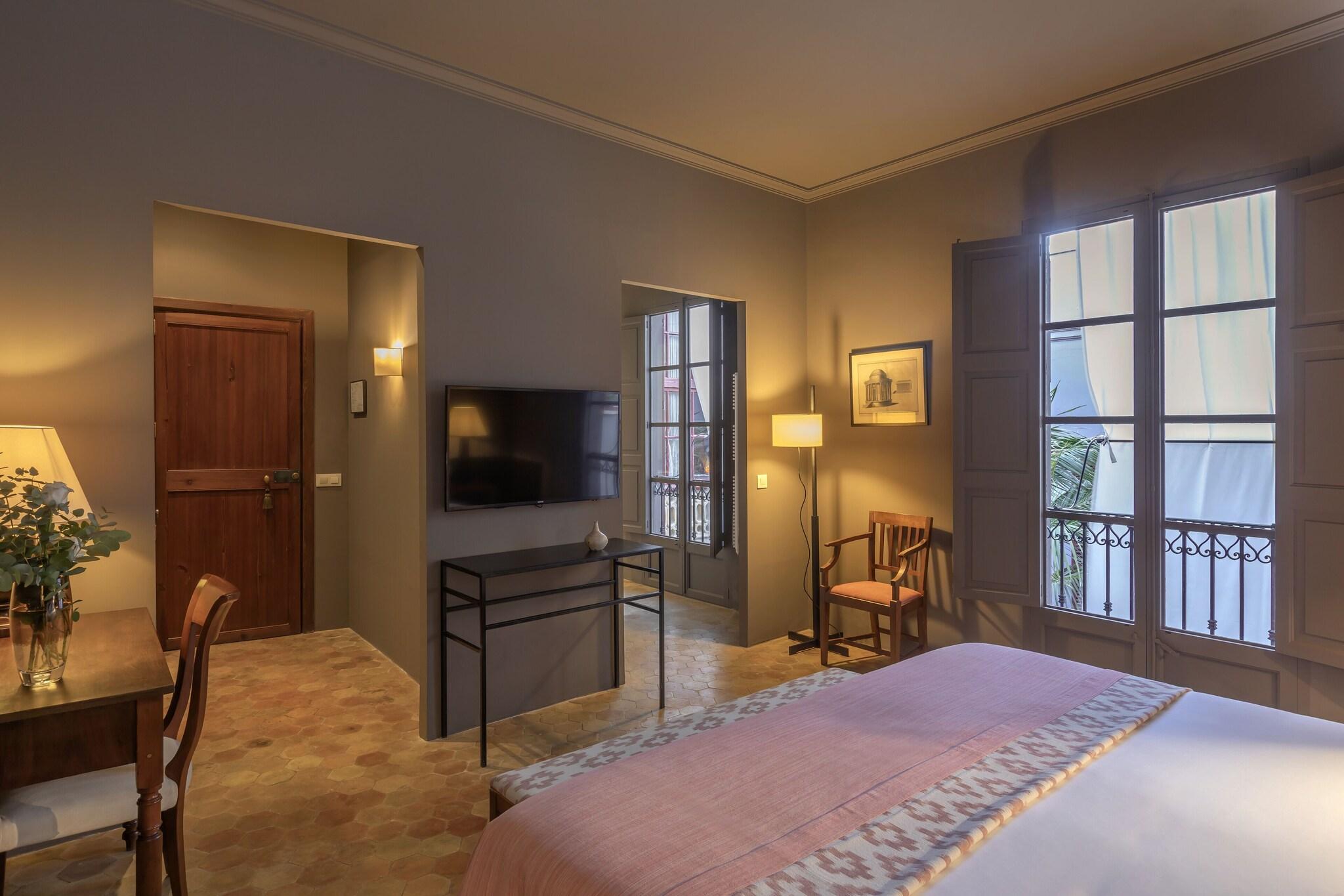 Double Deluxe King Bed