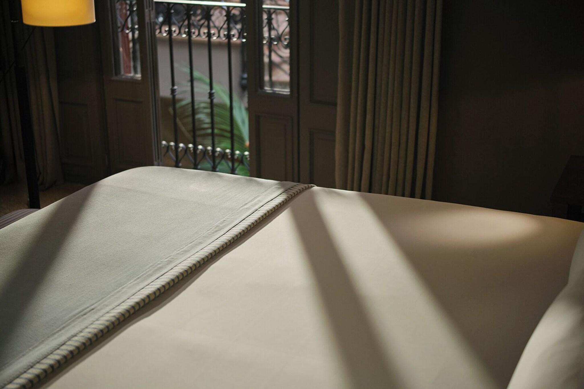 Double Deluxe King Bed