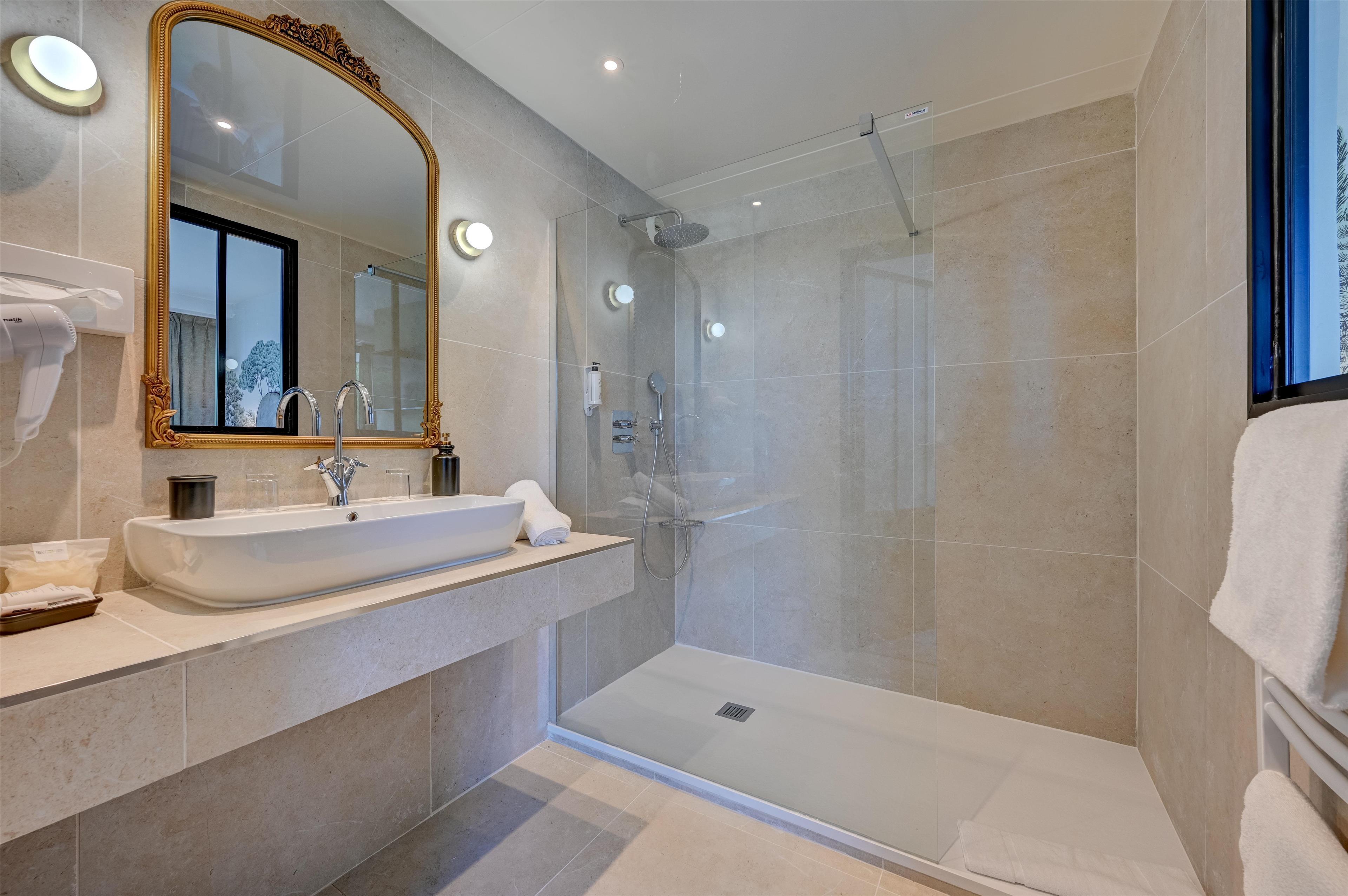 Double Queen Size Bed