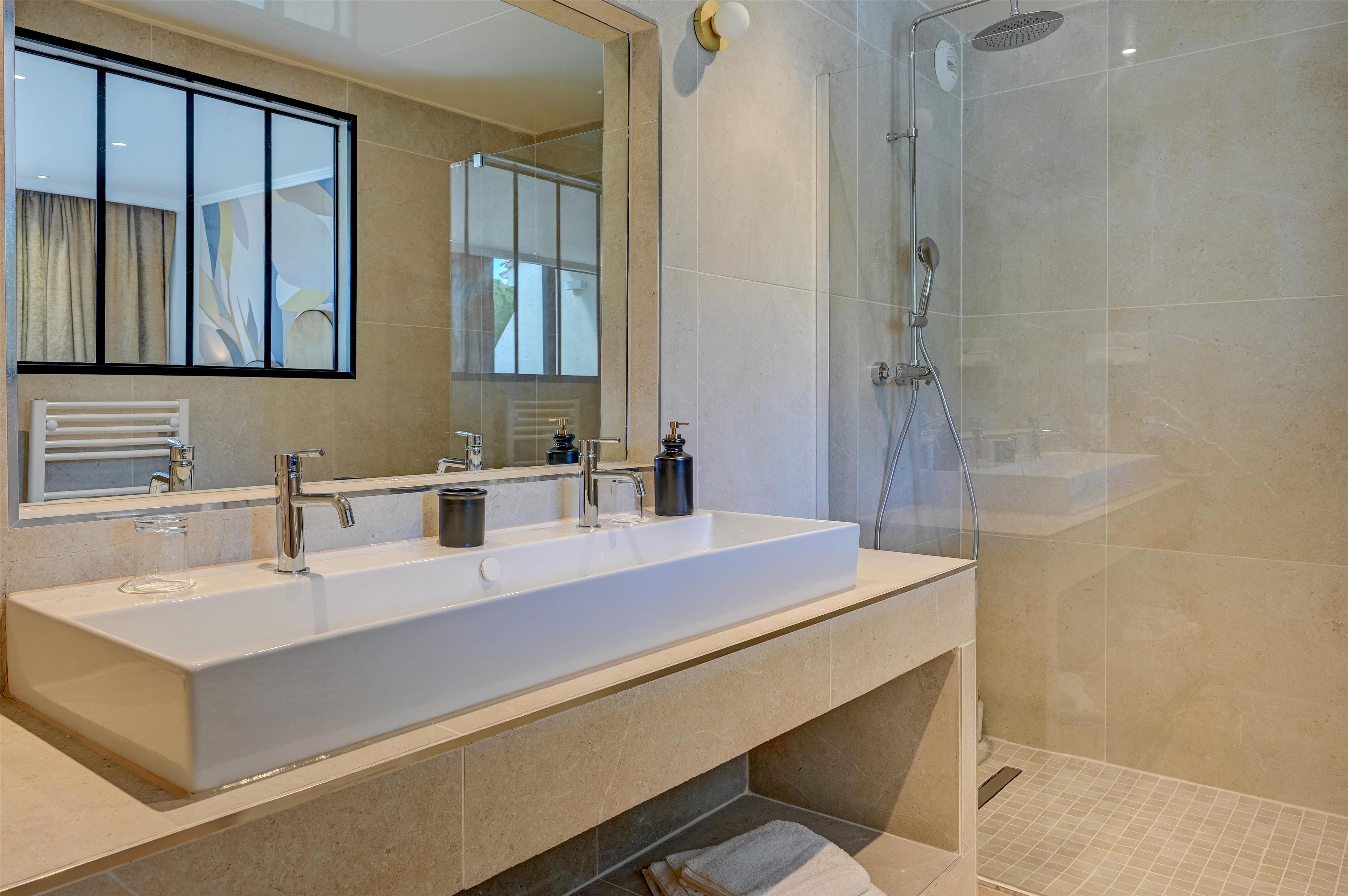 Double Queen Size Bed