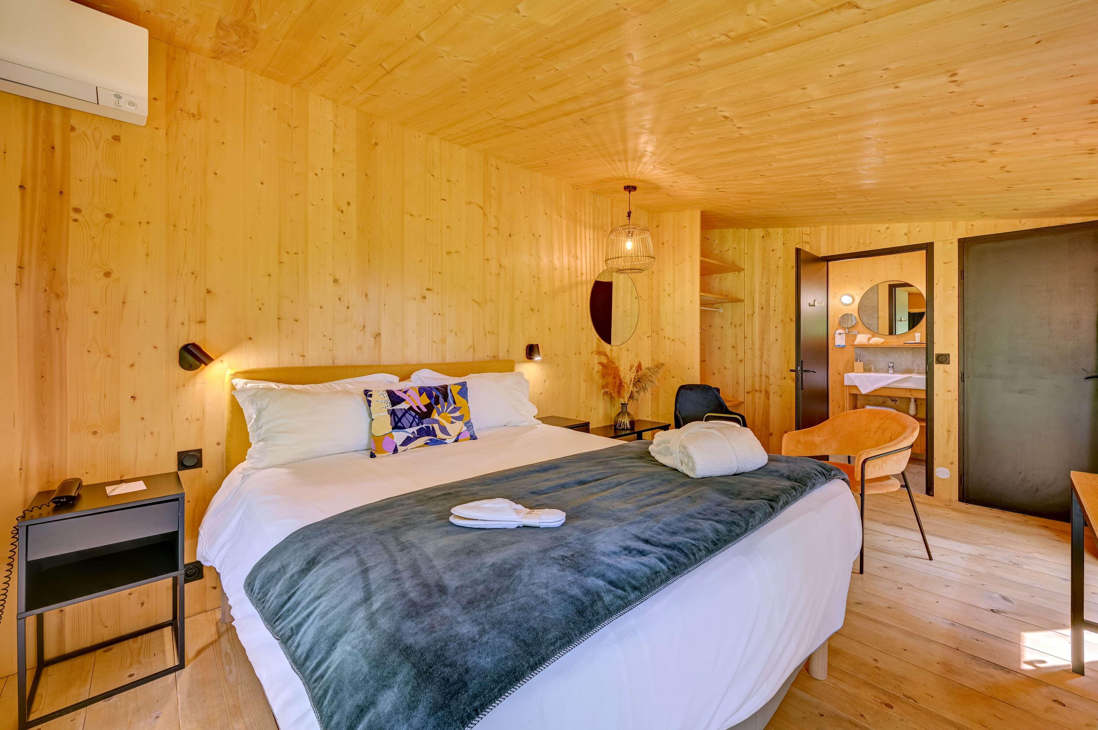 Double Queen Size Bed