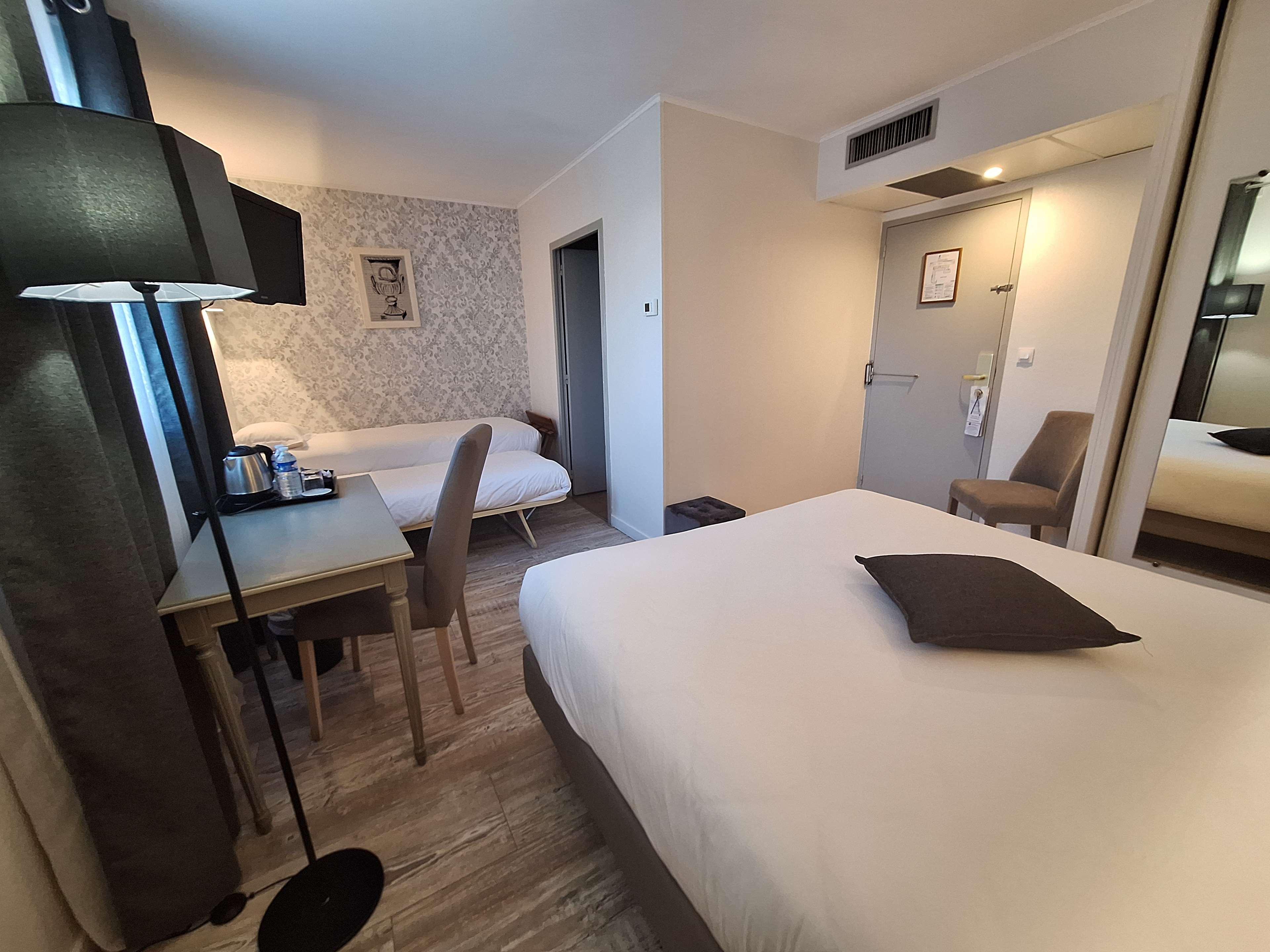 Family Room Capacity 4