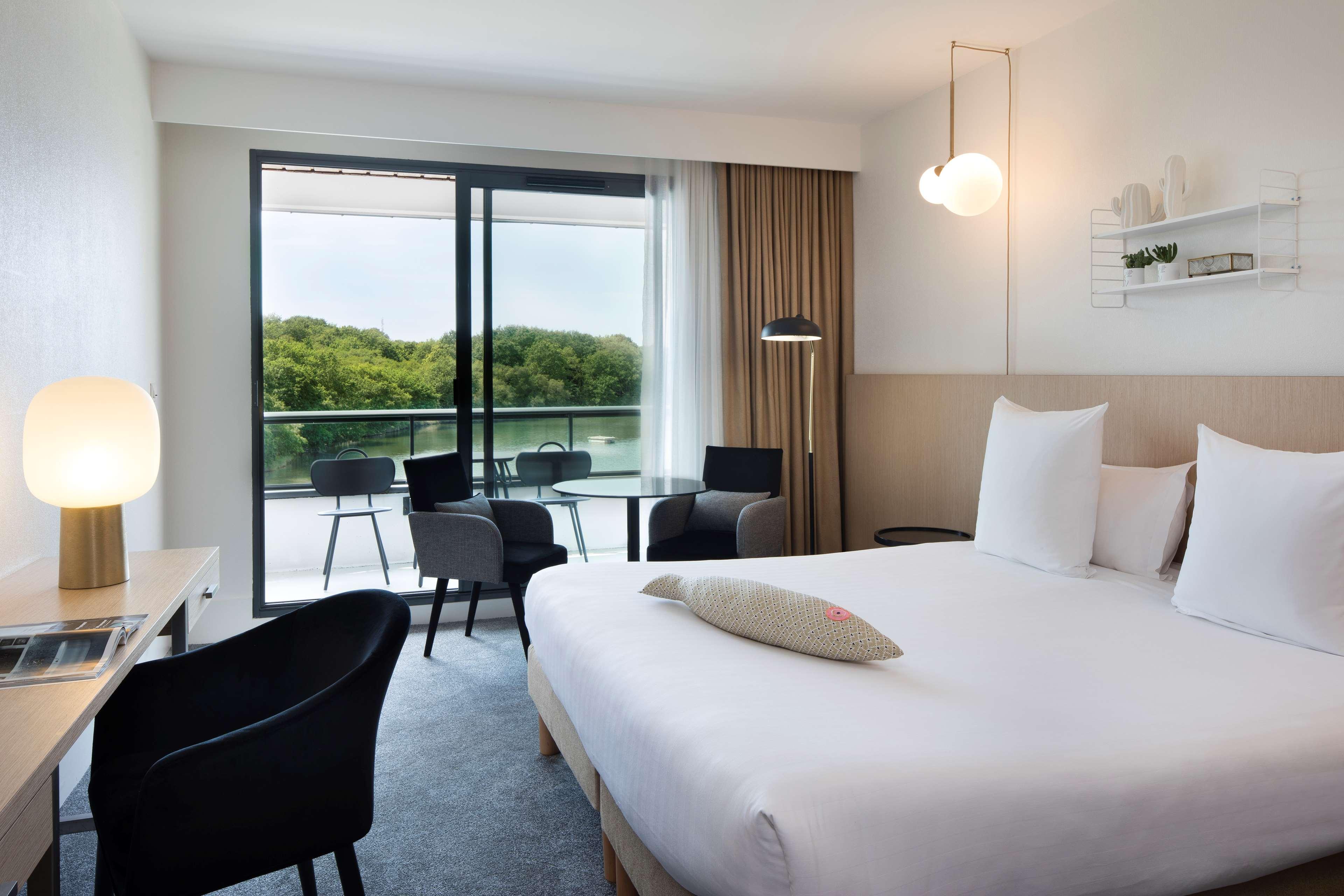 Double Queen Size Bed