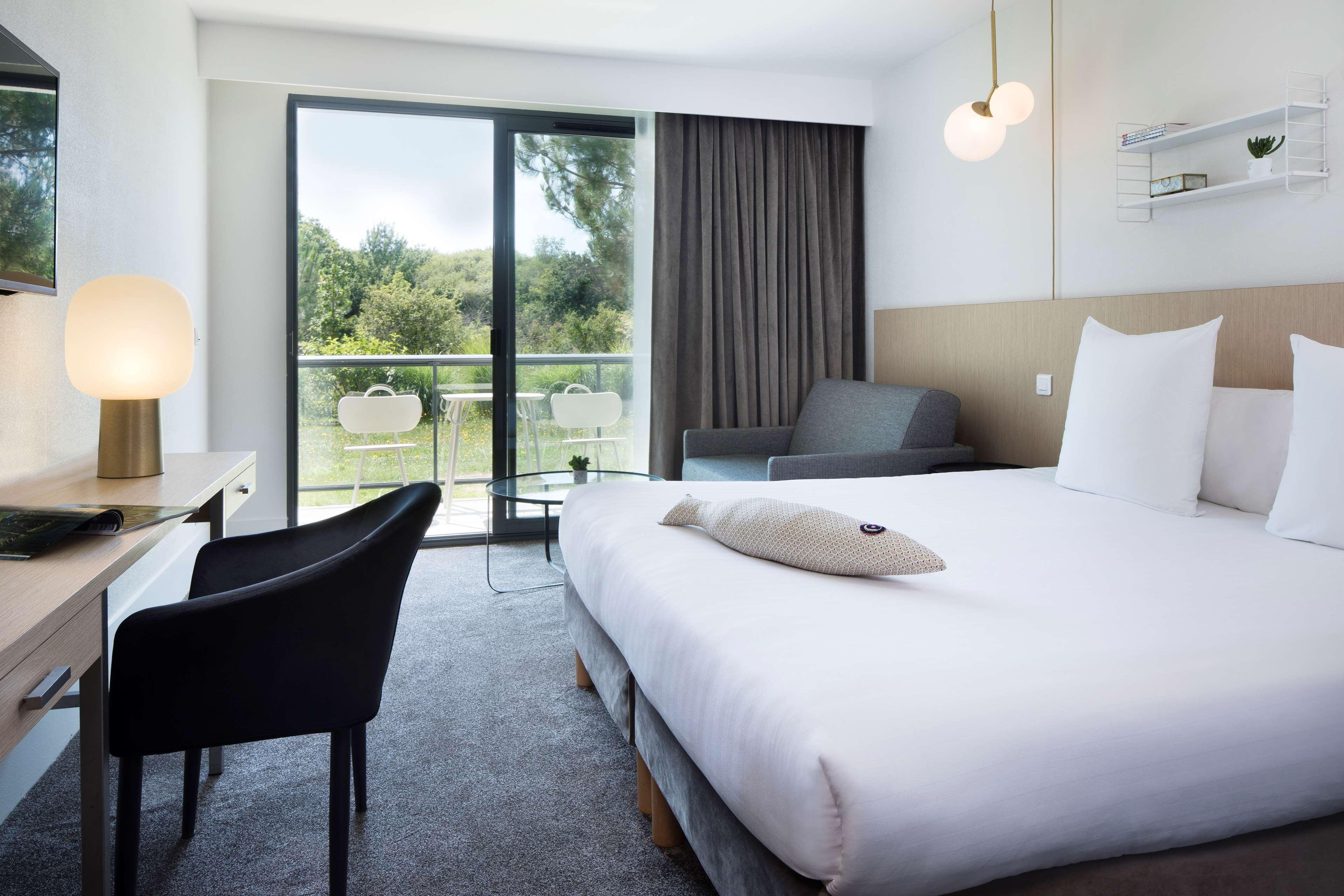 Double Queen Size Bed