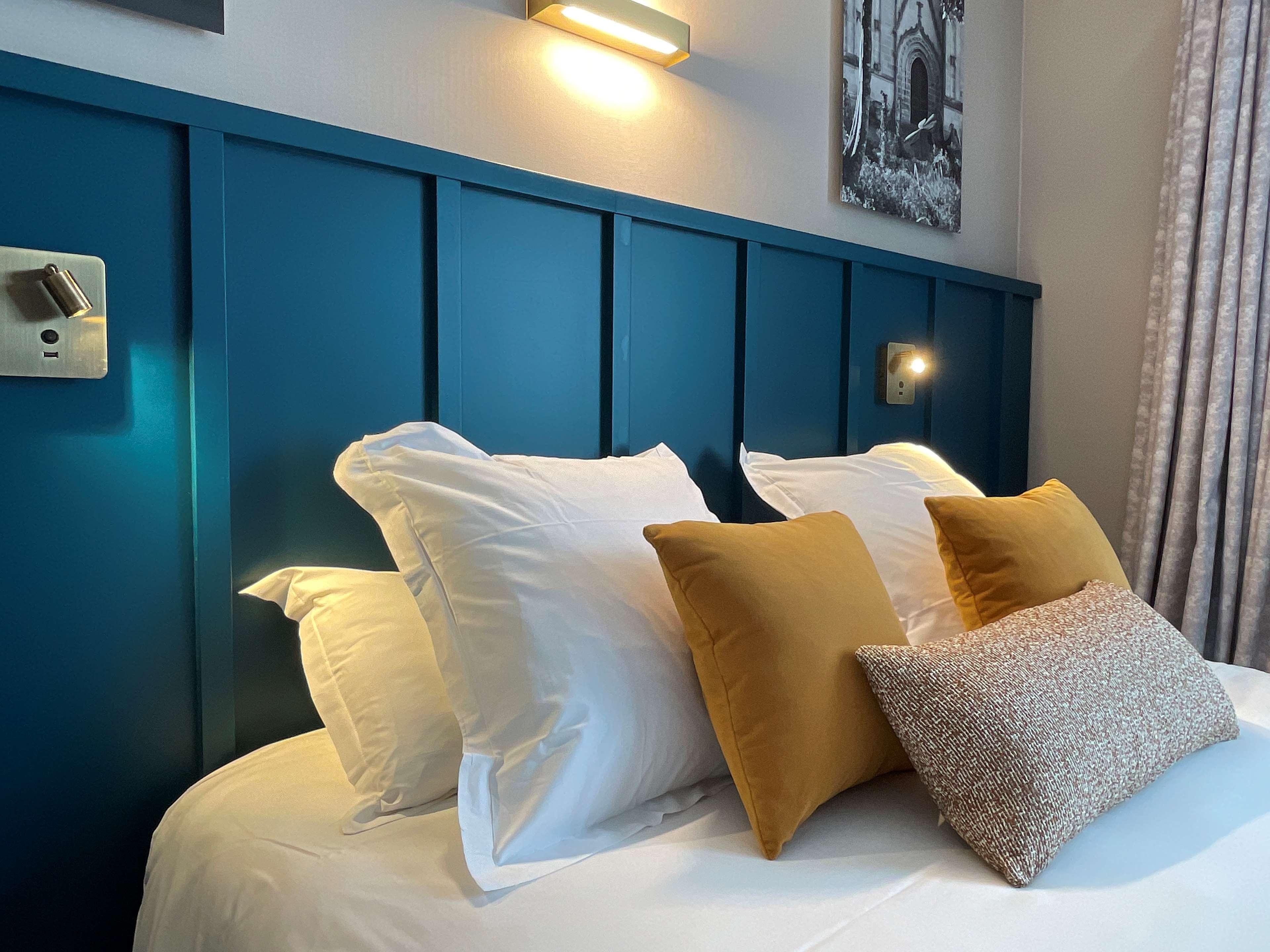 Double Queen Size Bed