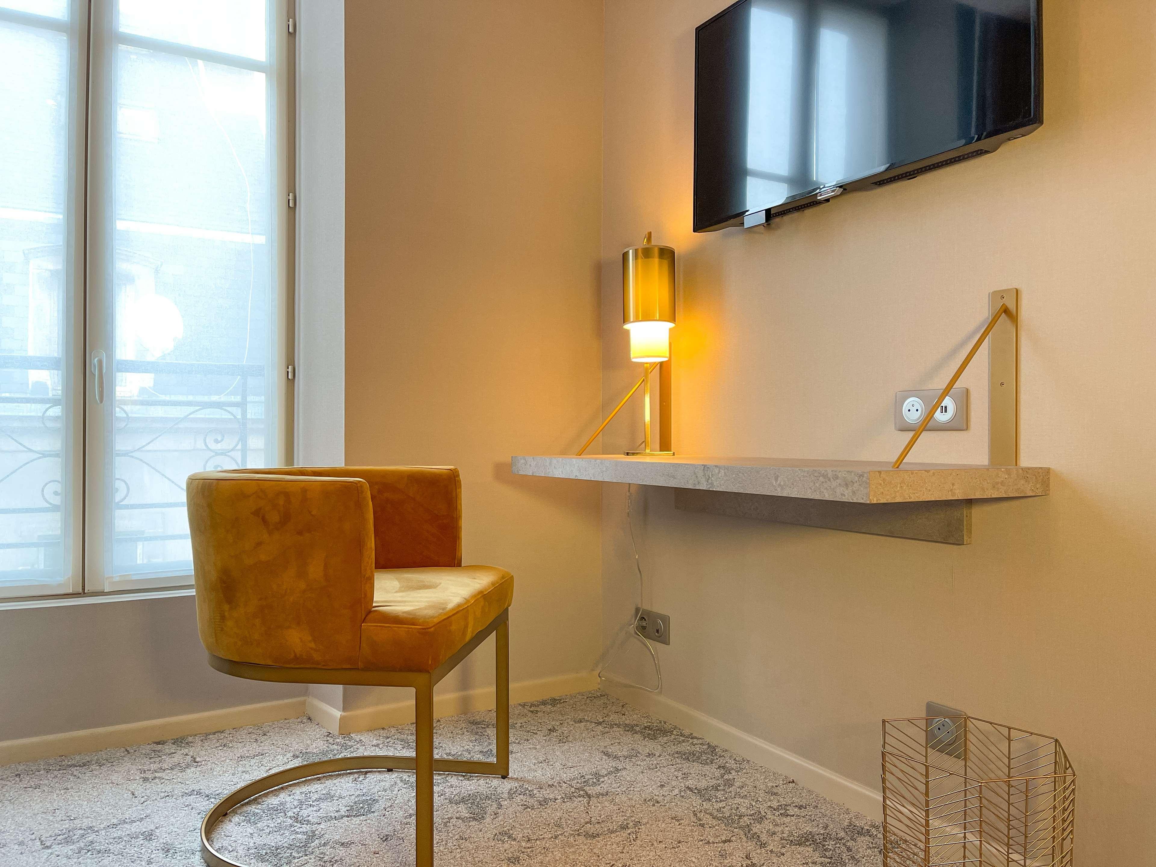 Double Queen Size Bed