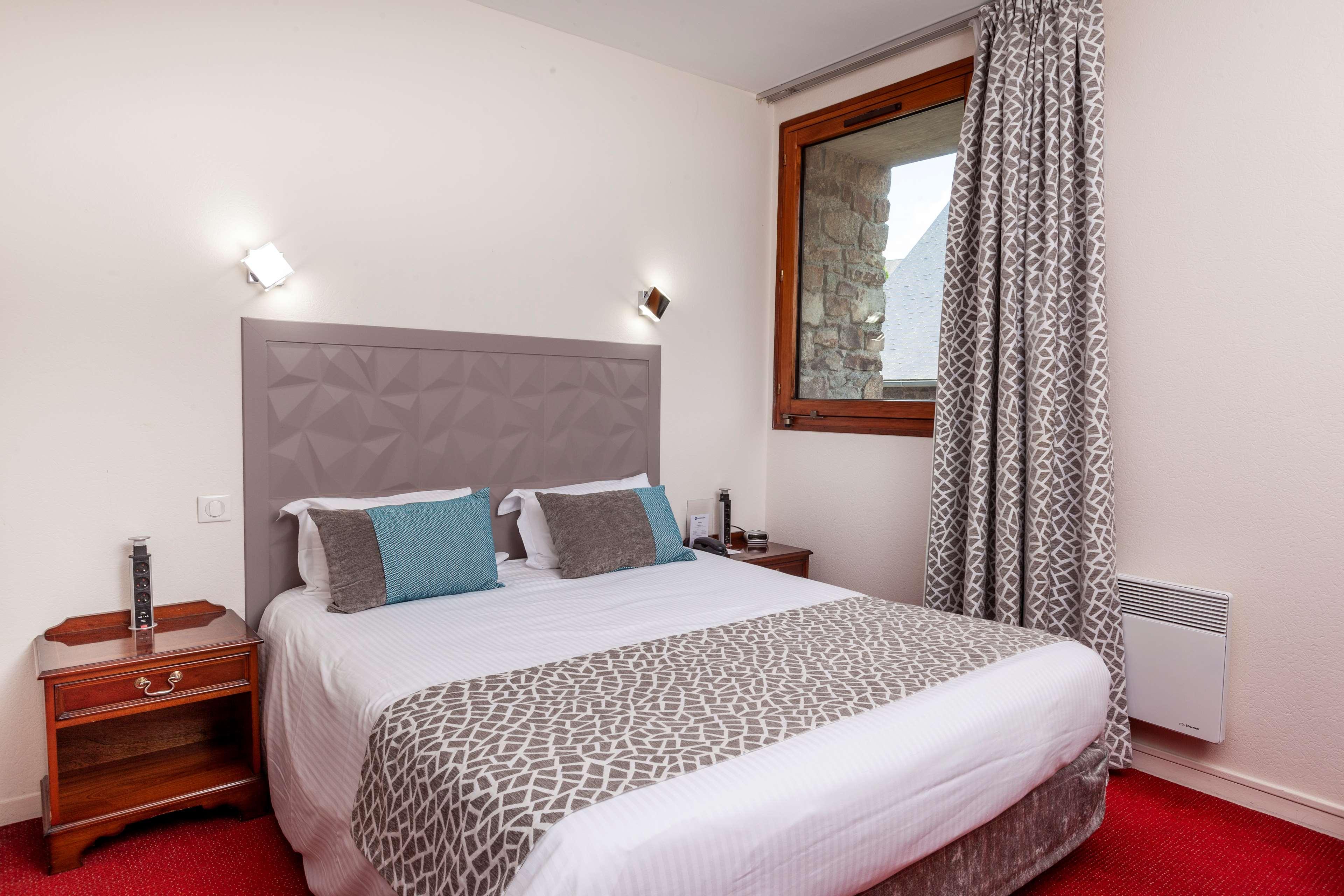 Double Two Queen Beds