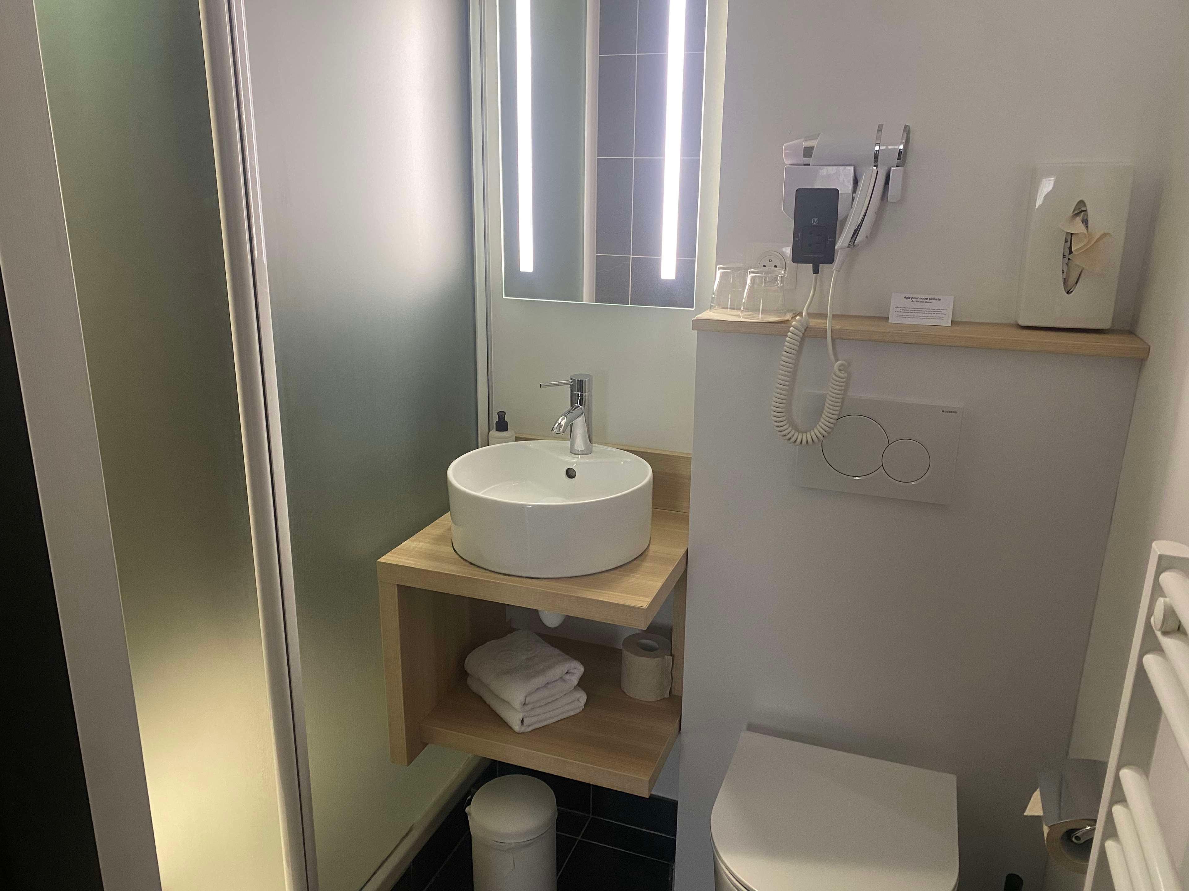 Double Queen Size Bed