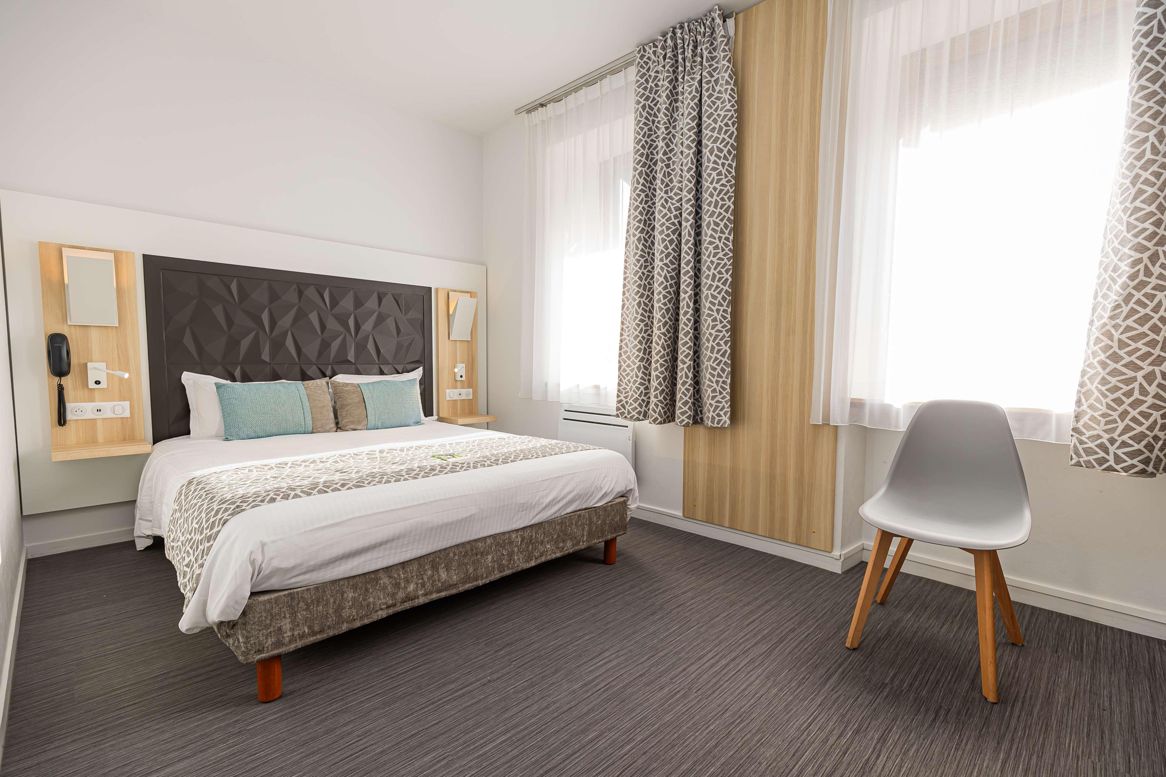 Double Queen Size Bed