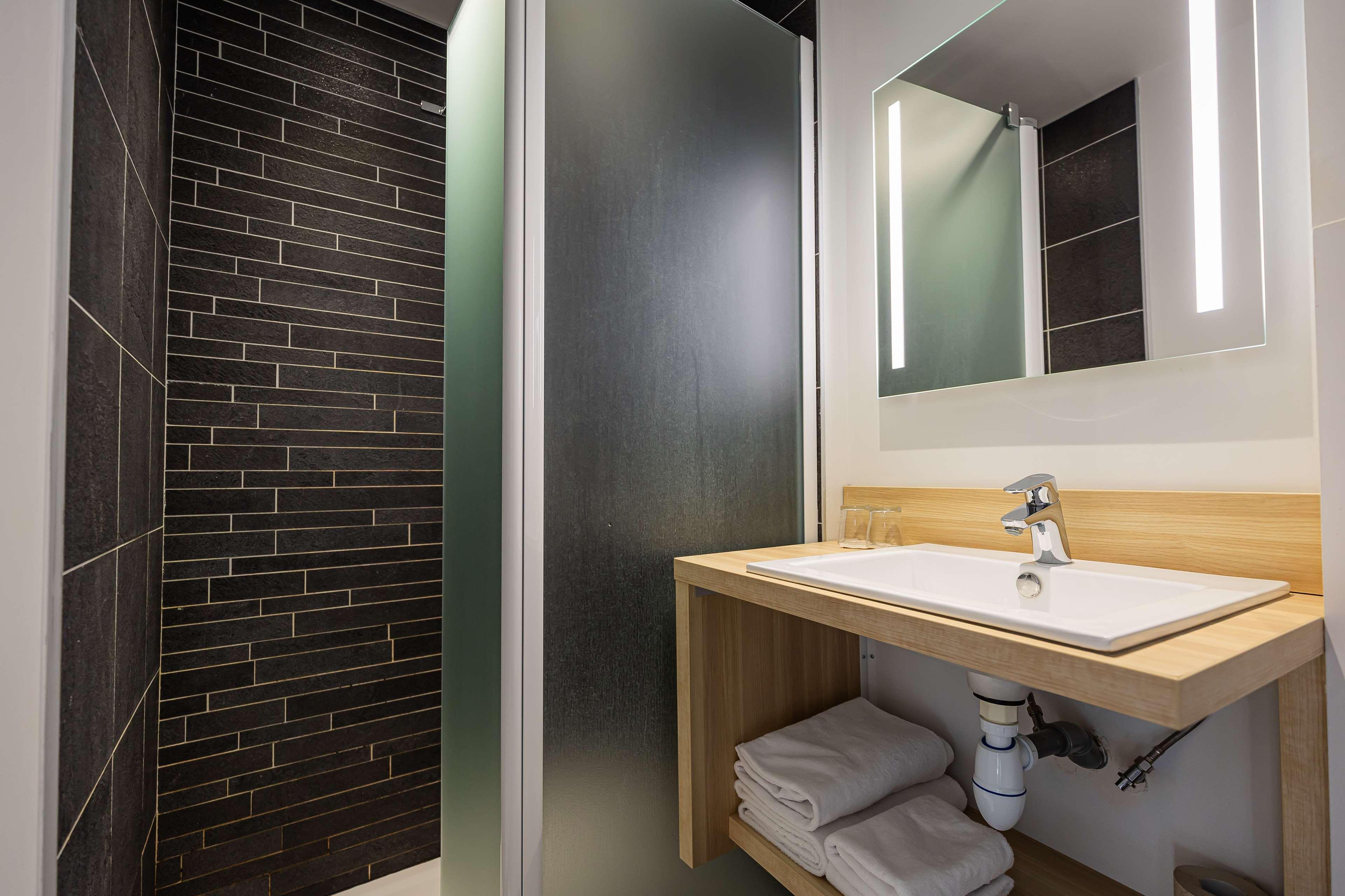 Double Queen Size Bed