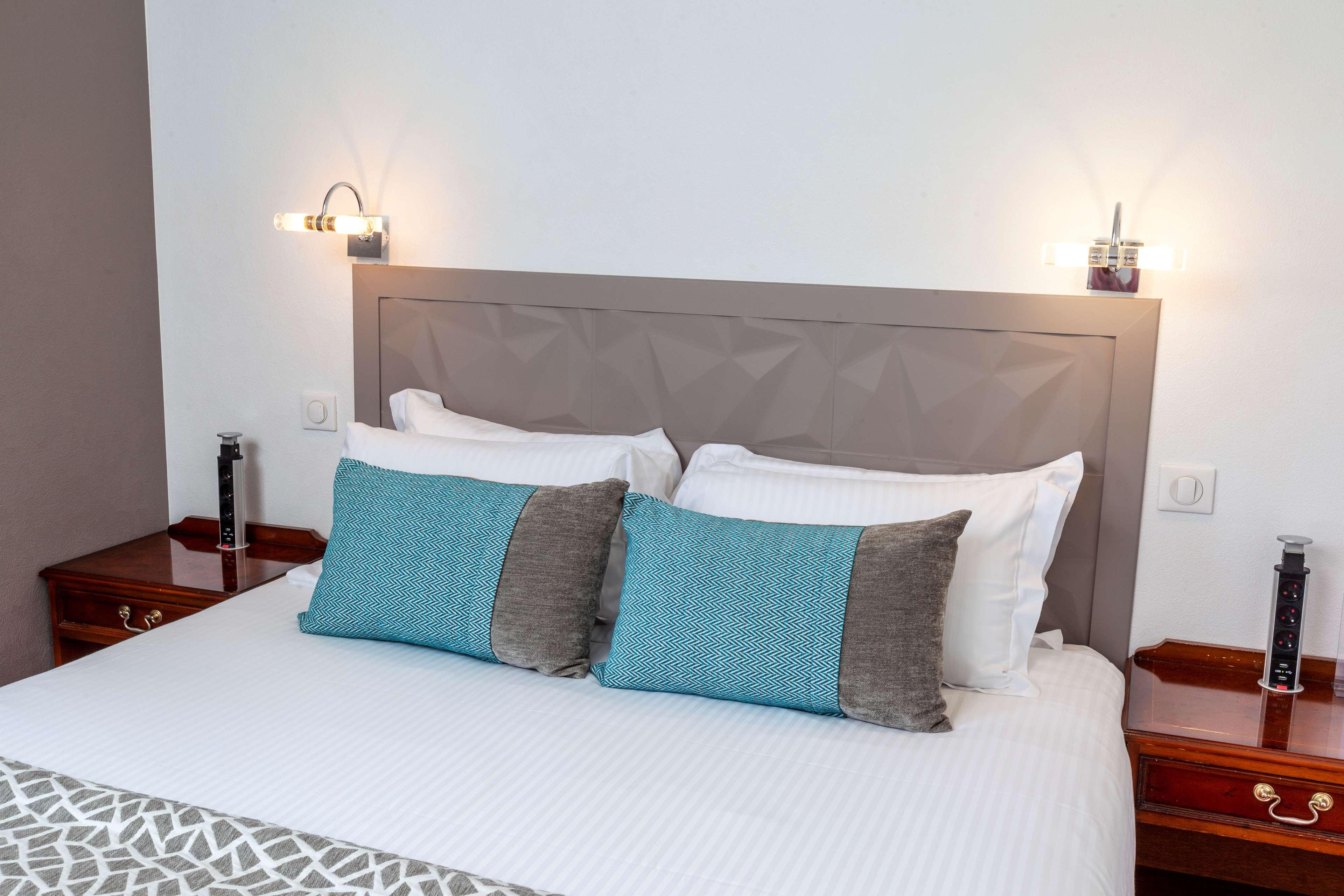 Double Queen Size Bed