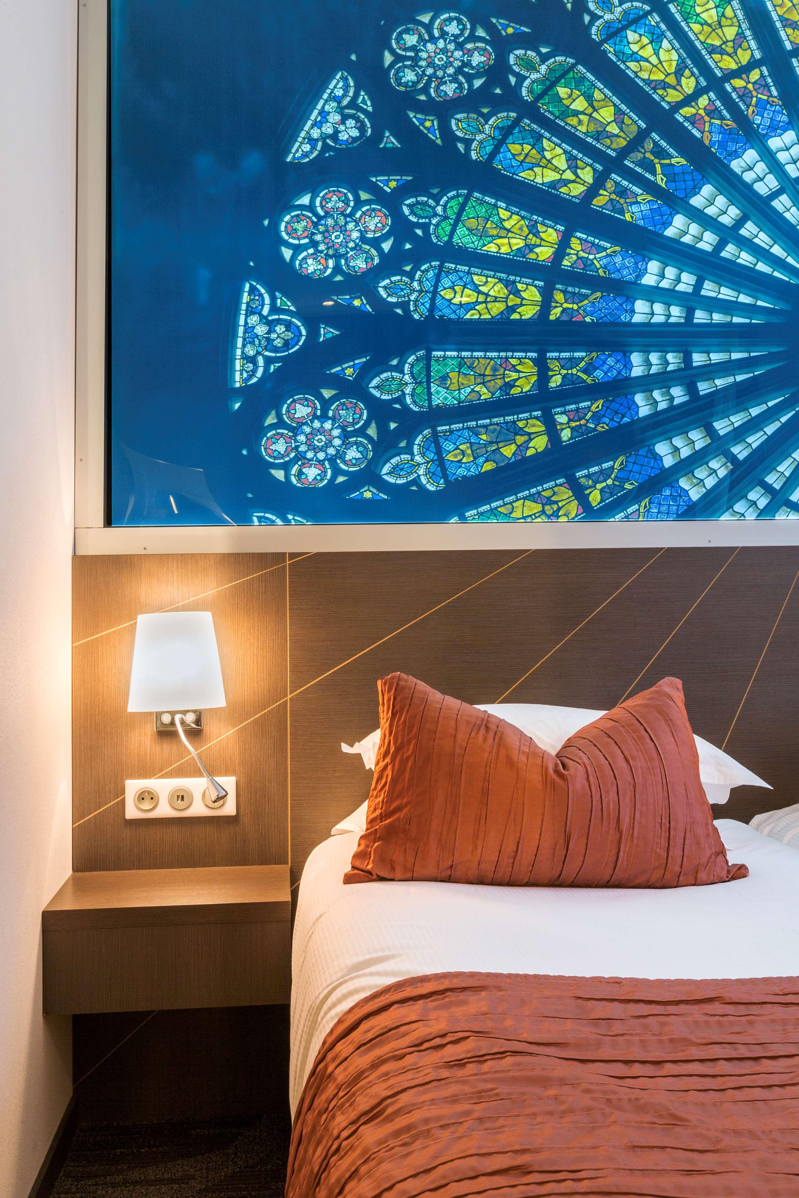 Double Queen Size Bed