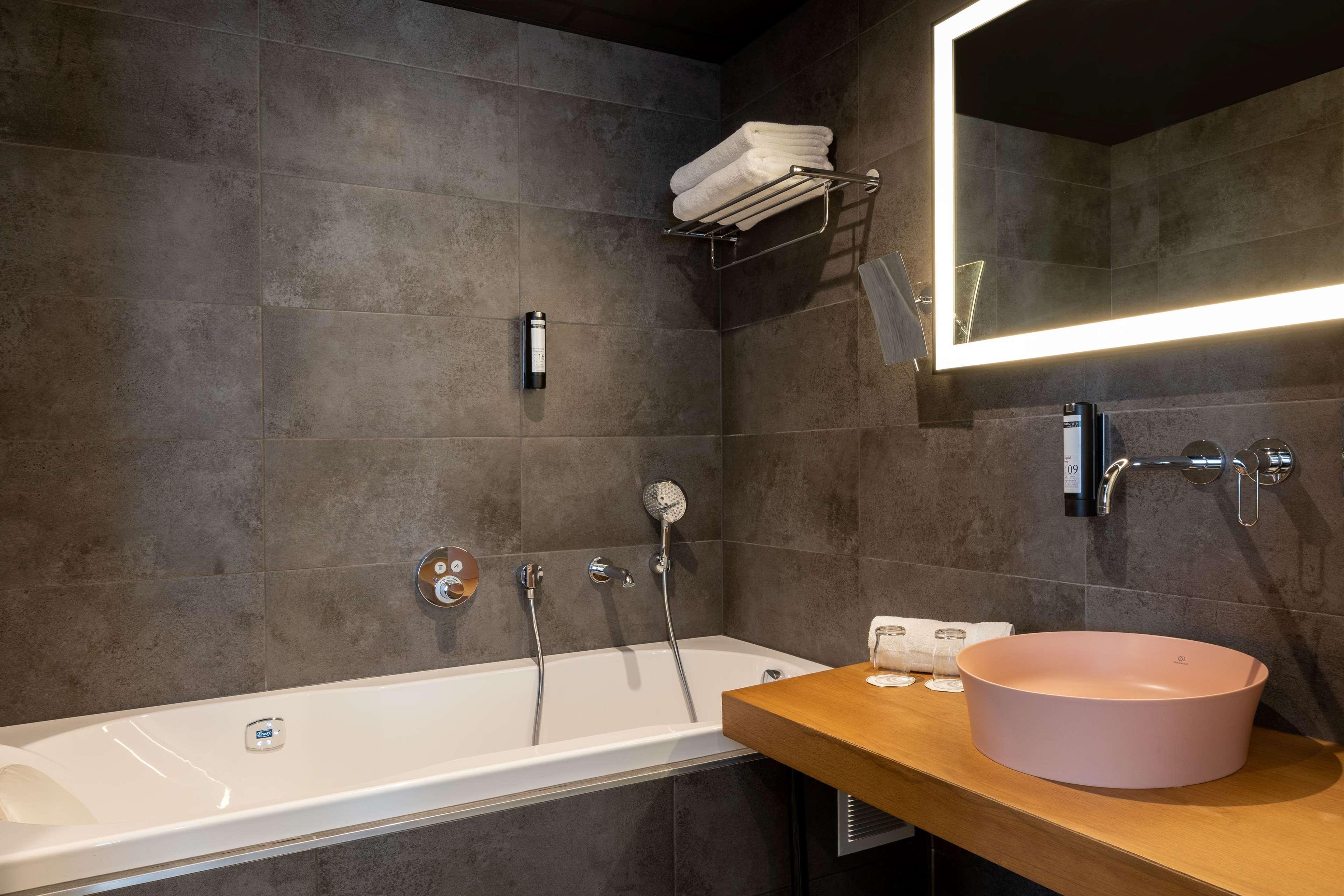 Double or Twin Executive