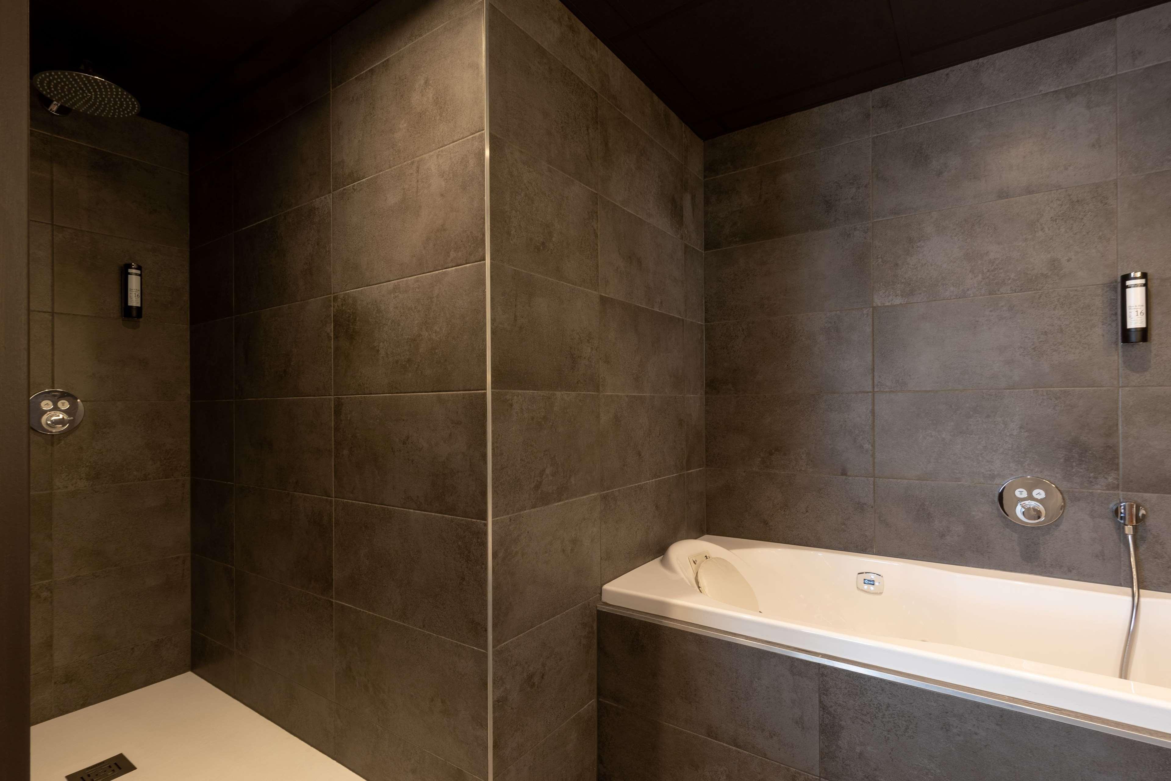 Double or Twin Deluxe