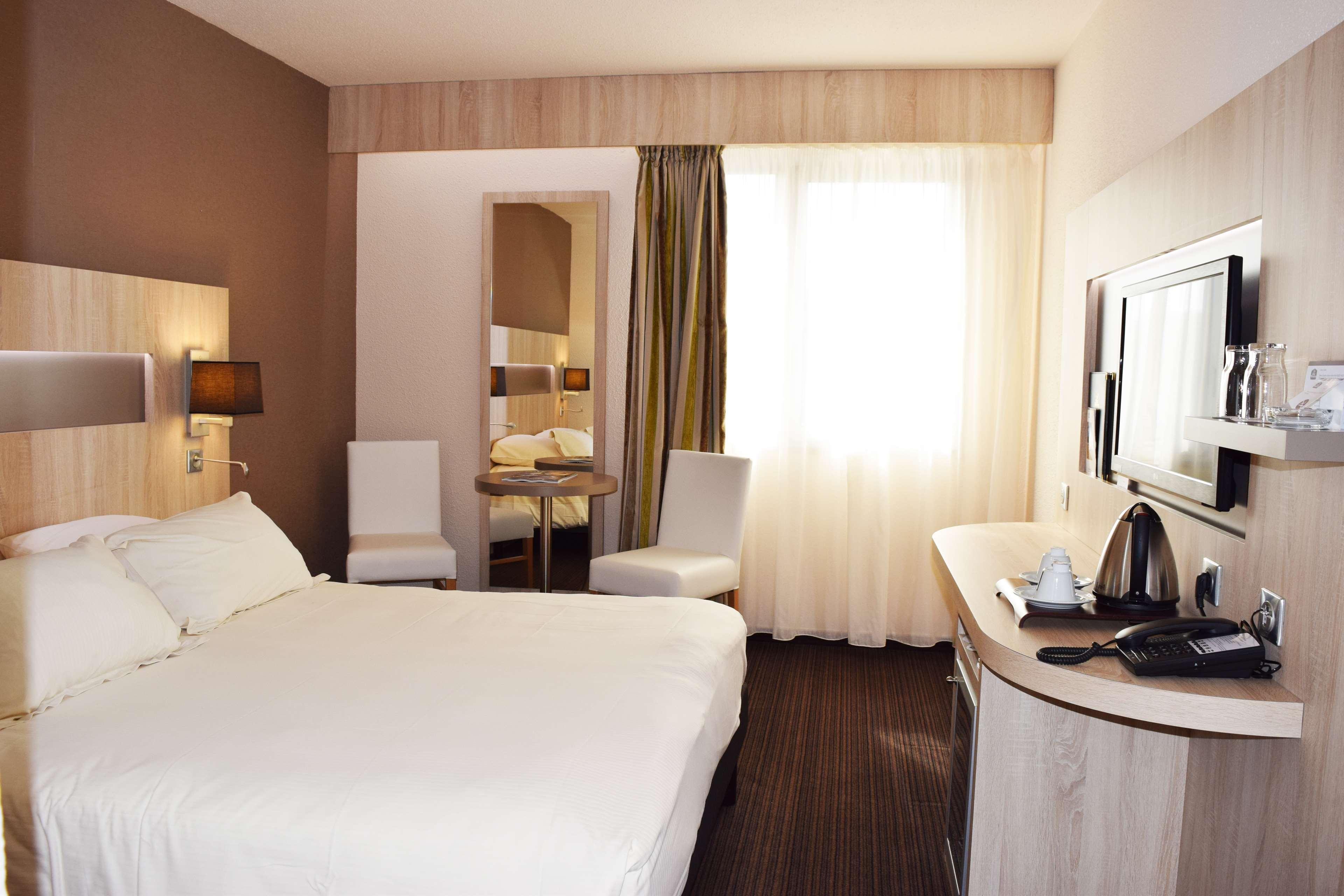 Double Queen Bed Non Smoking