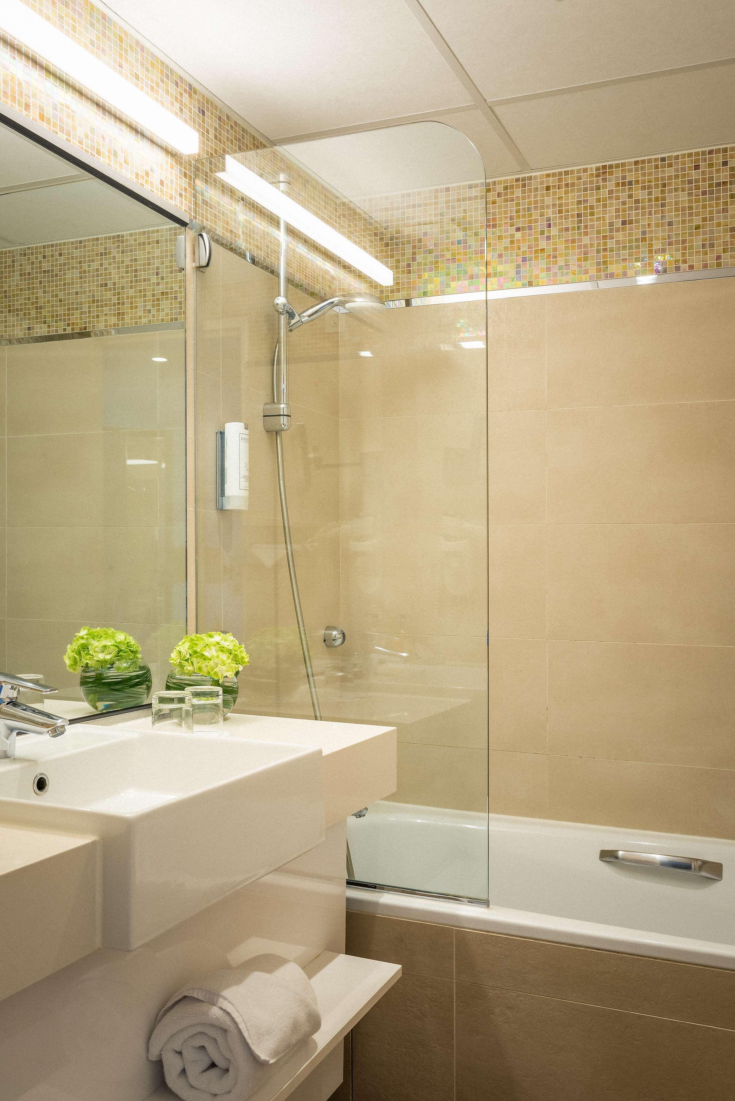 Double King Bed Non Smoking