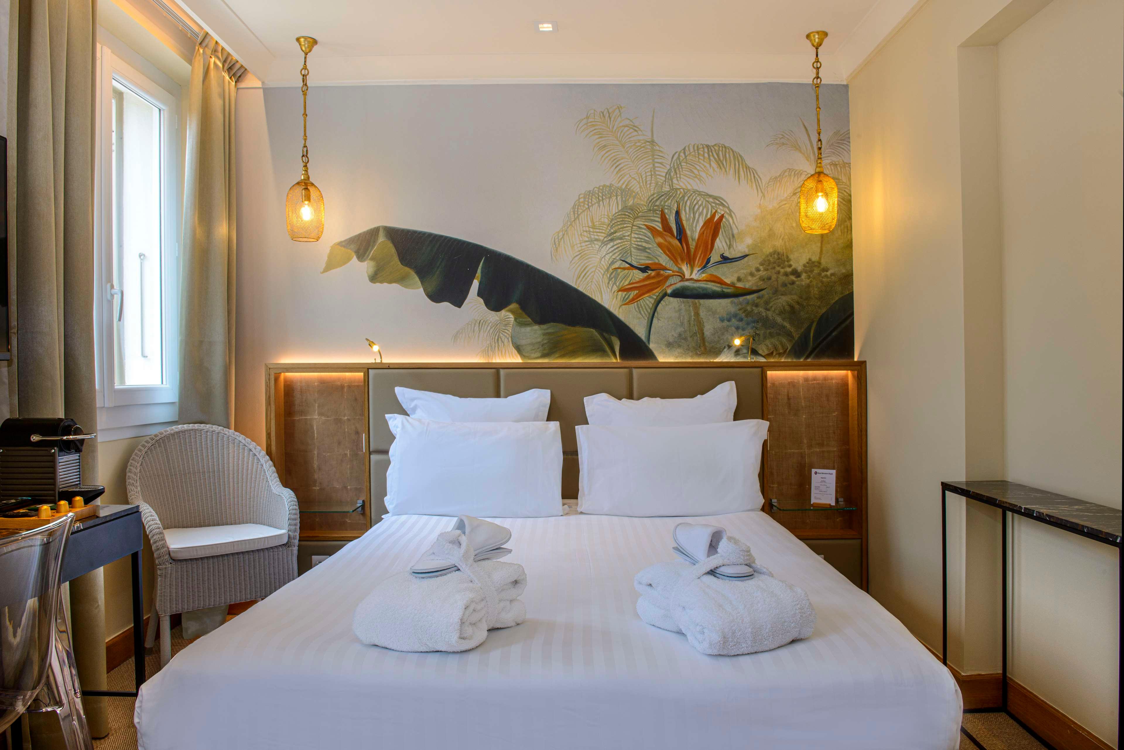 Double Queen Size Bed