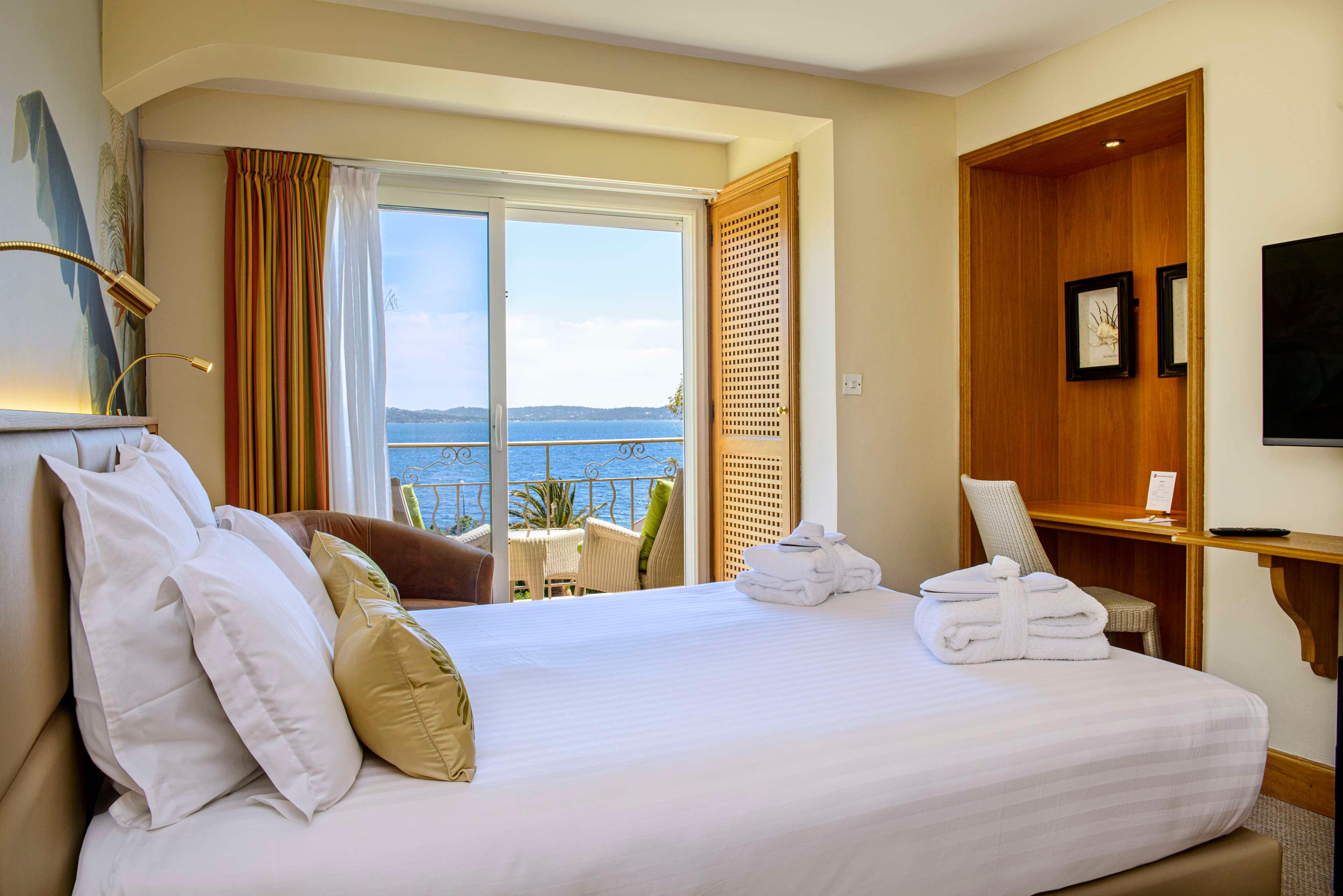 Double Queen Bed Non Smoking