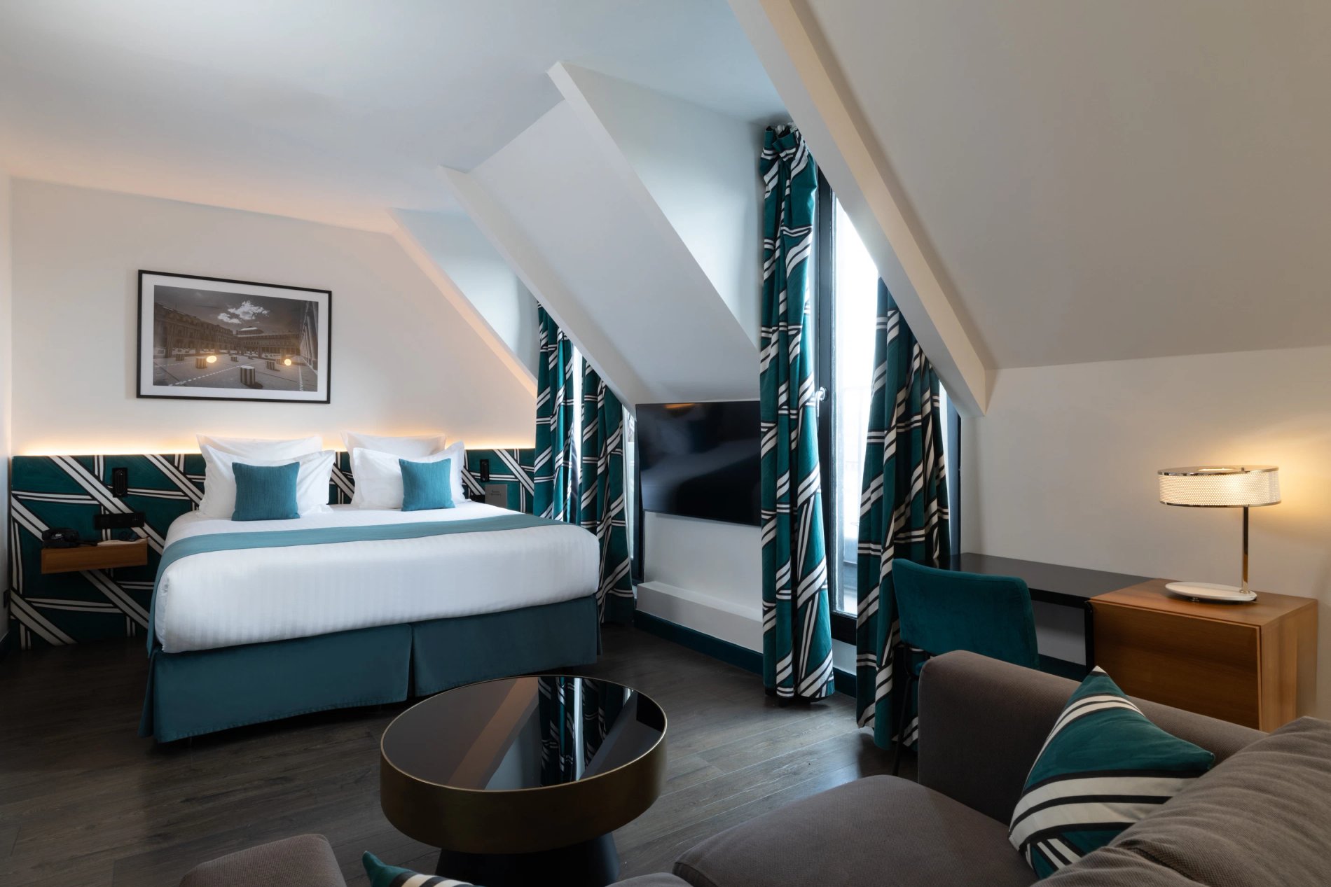 Junior Suite King Size Bed