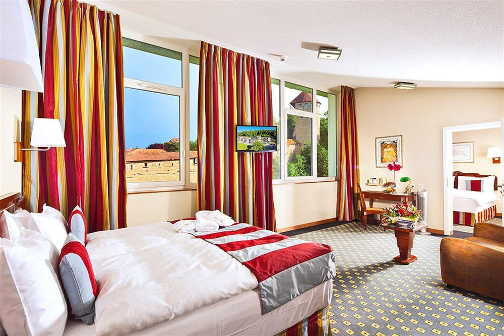 Double Queen Size Bed