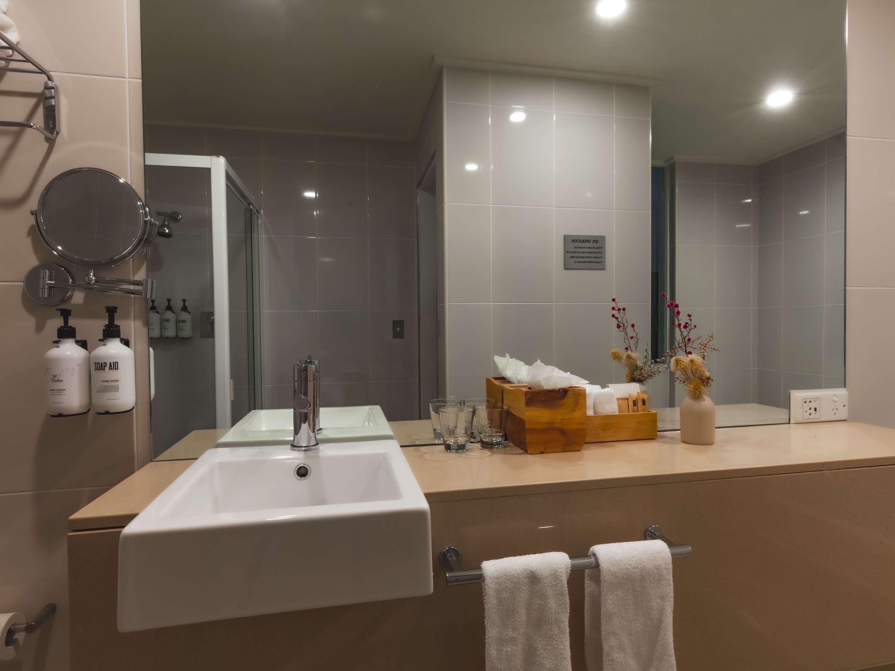 Double Deluxe King Bed