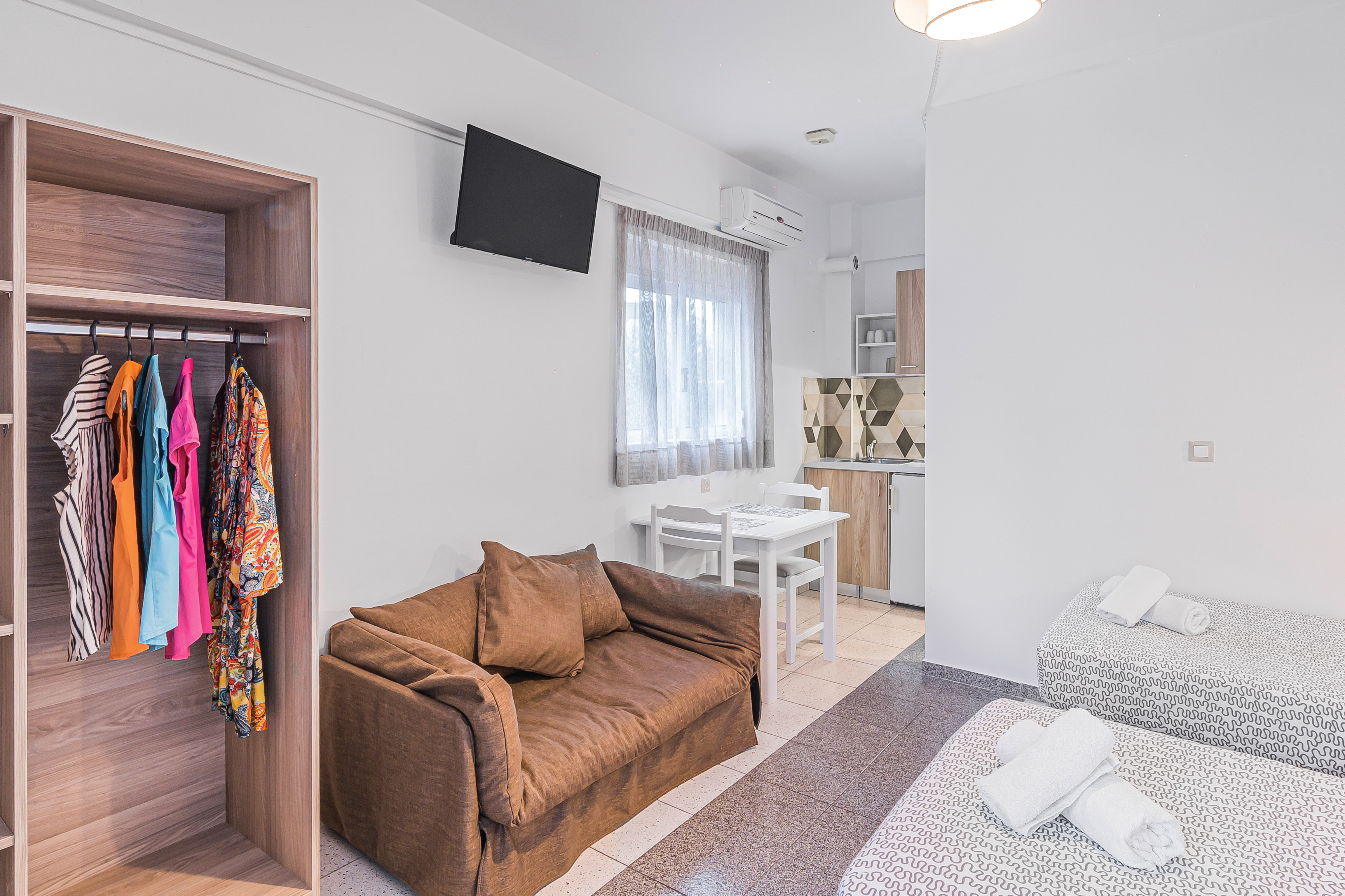 Studio Superior Capacity 3