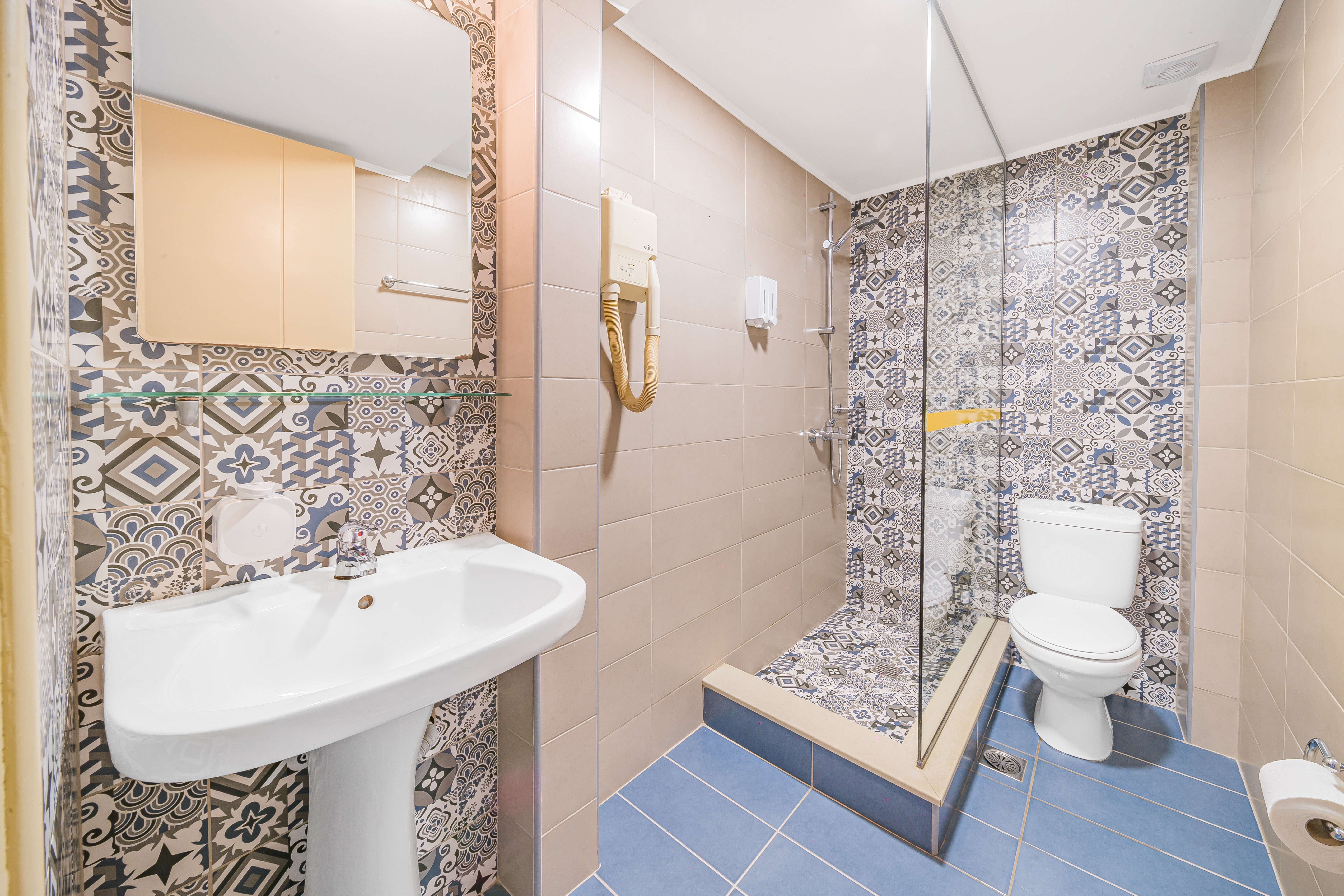 Studio Superior Capacity 2