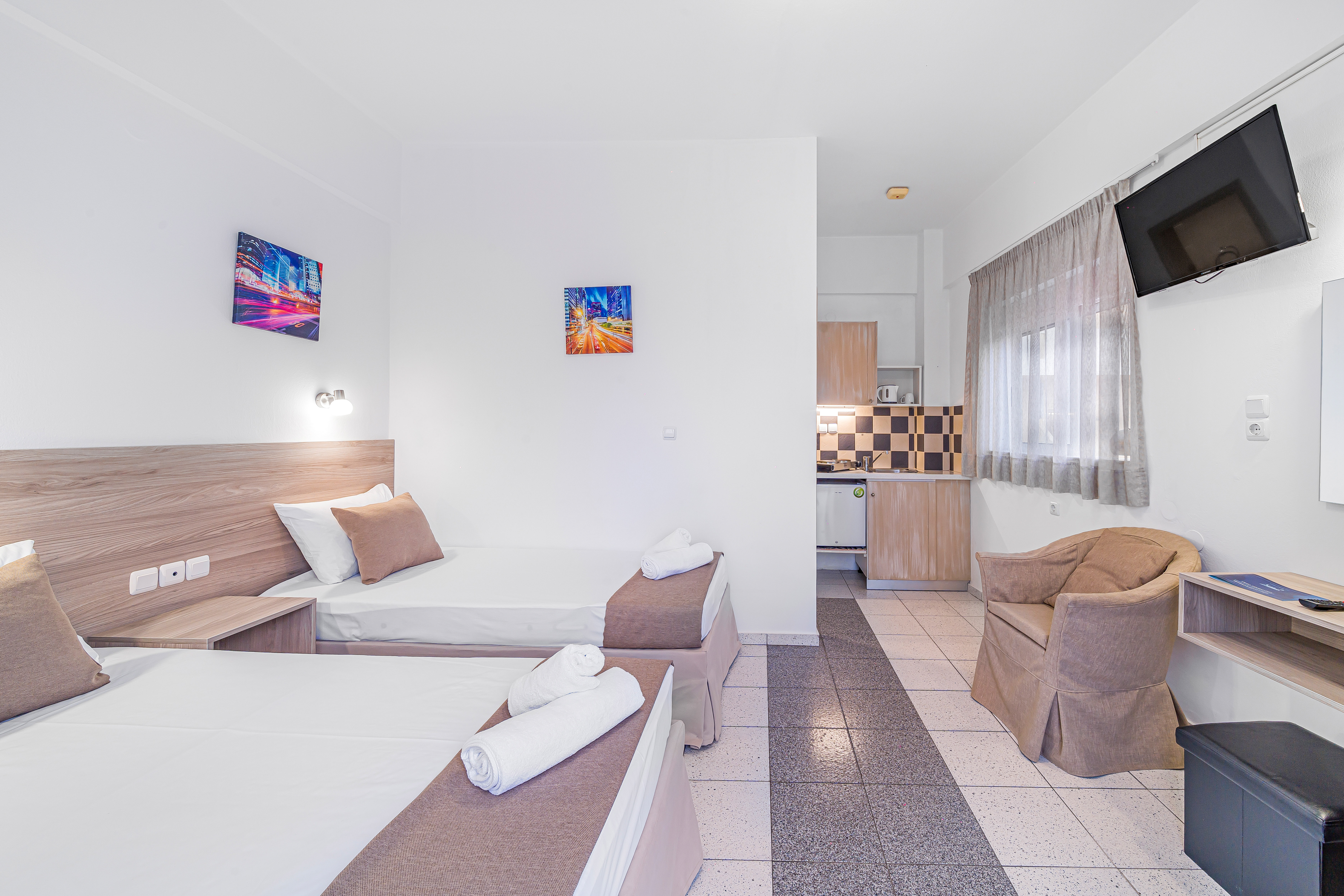 Studio Superior Capacity 2