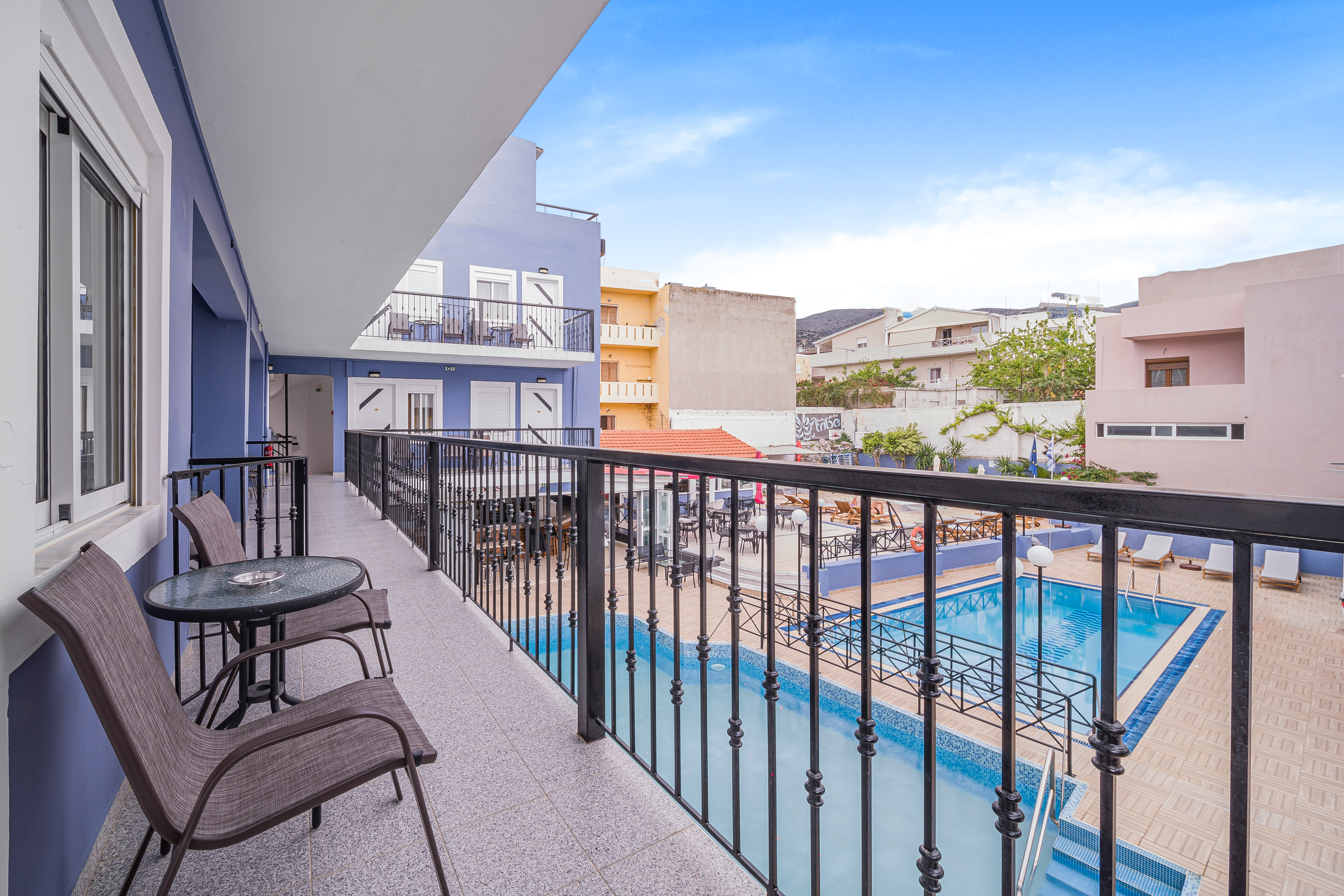 Studio Superior Capacity 3