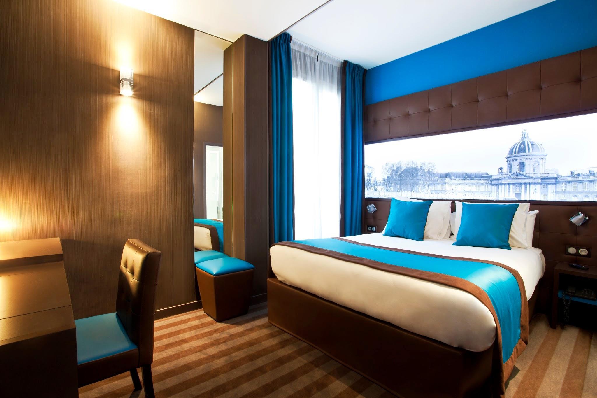 Double Queen Bed Non Smoking