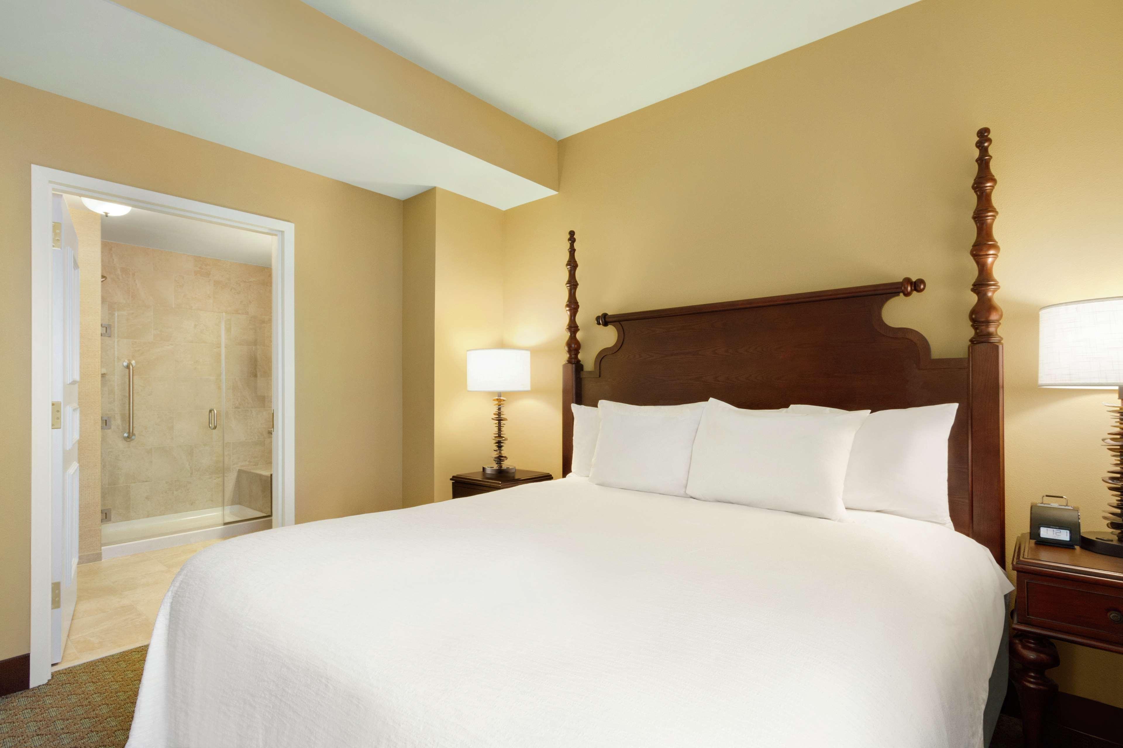 Double King Bed One Bedroom 