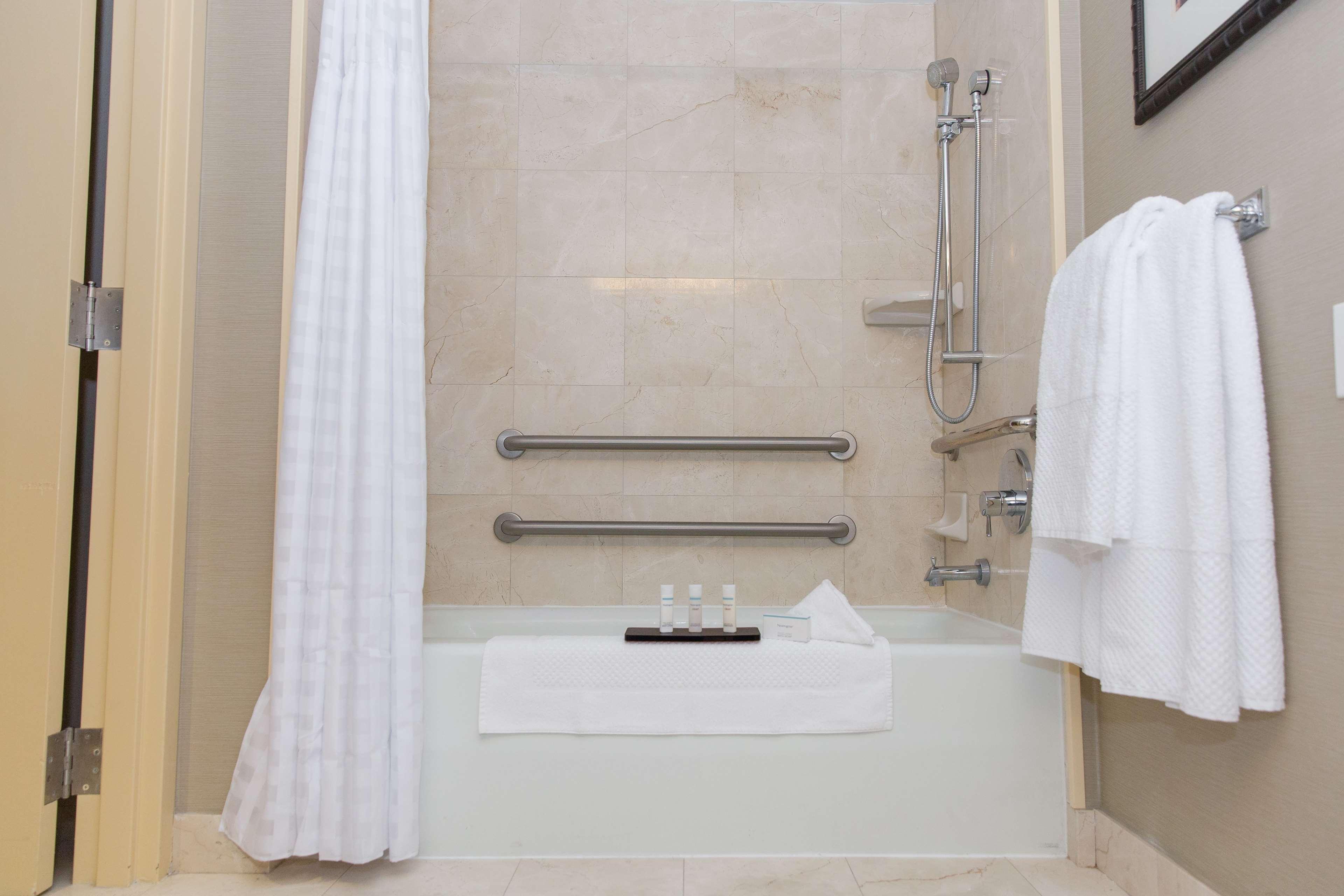 Suite Premium Queen Bed