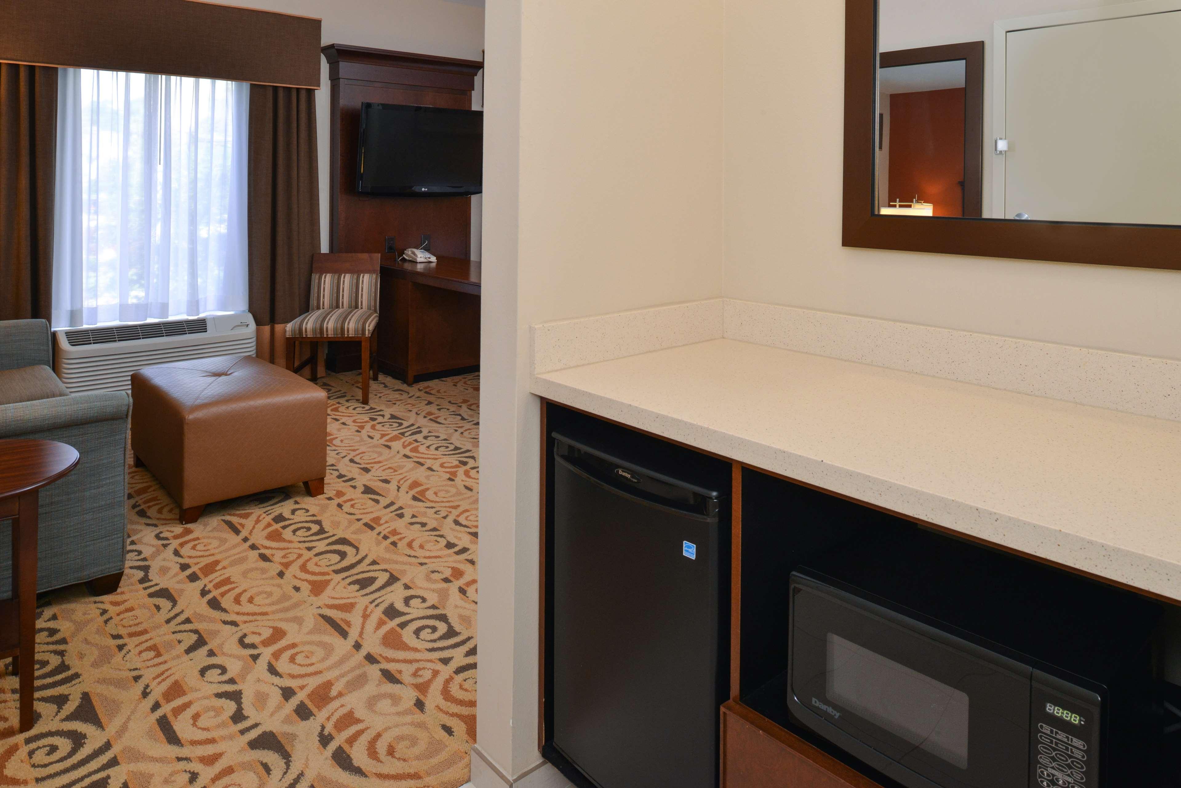 Studio King Size Bed