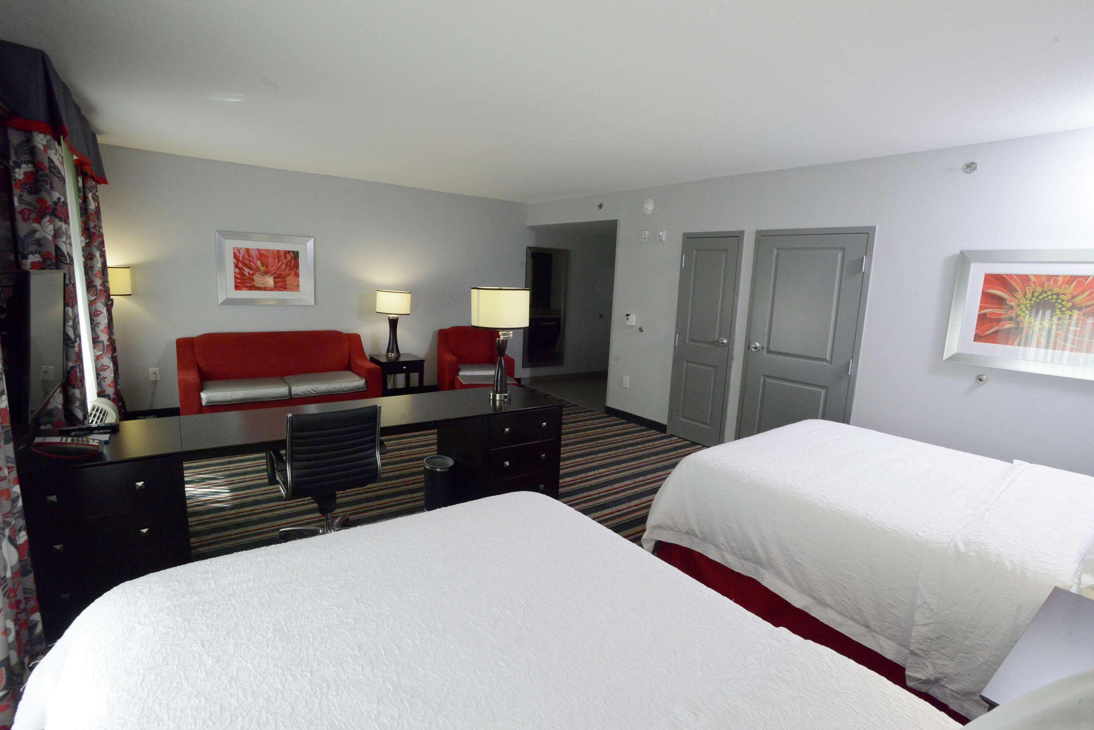 Studio Two Queen Beds Non Smoking