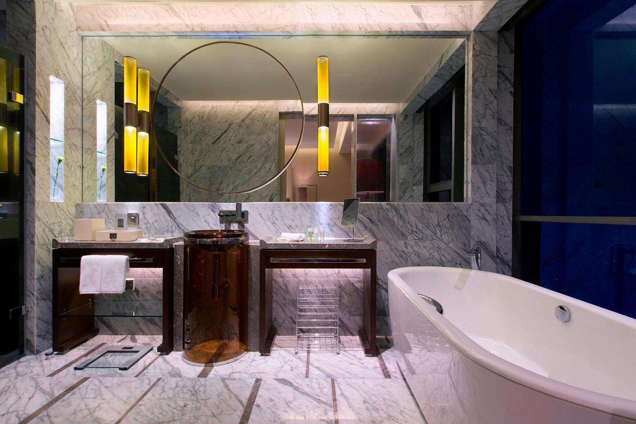 Double Smoking with Views