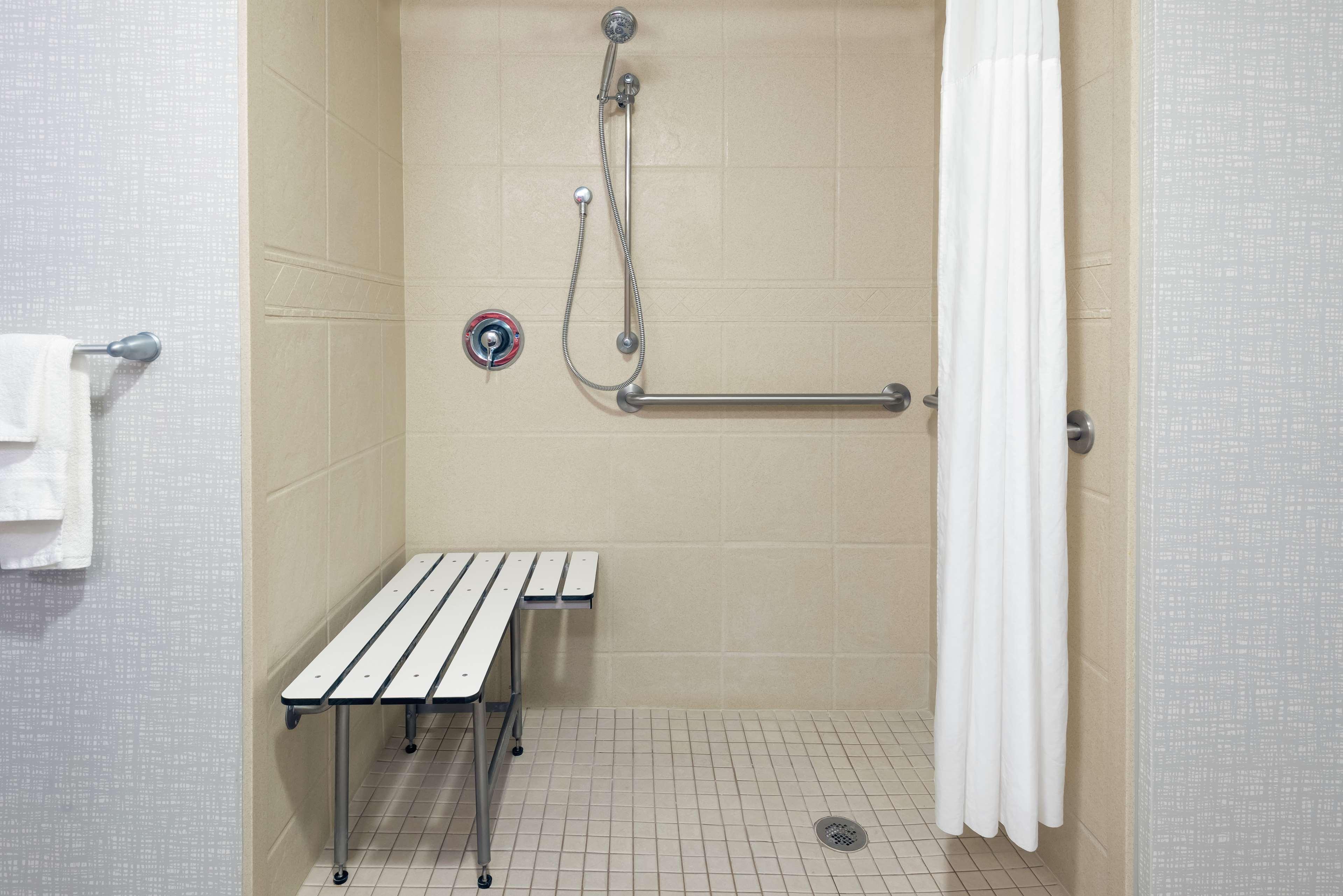 Twin Two Queen Beds Non Smoking