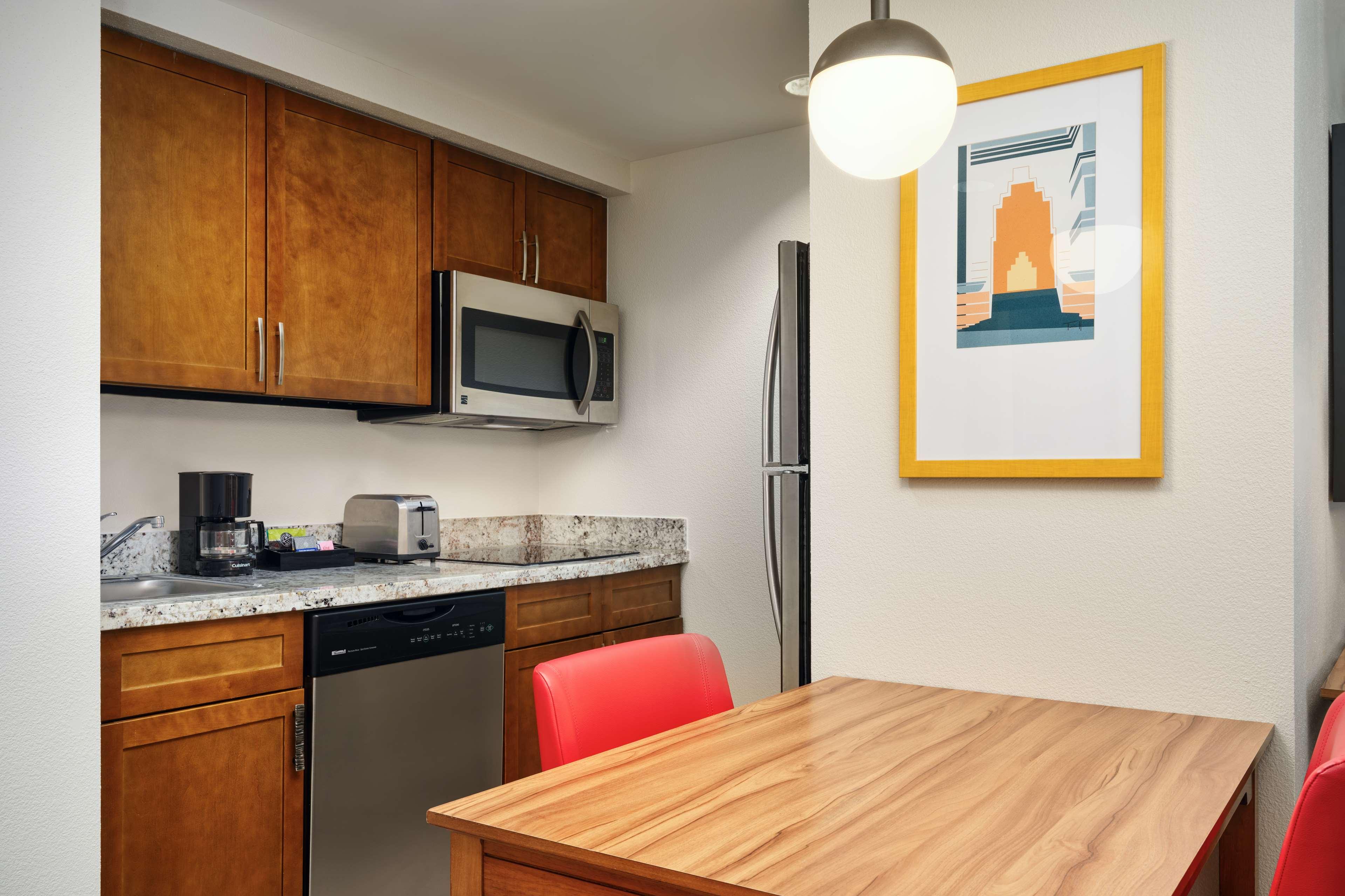 Suite Two Queen Beds One Bedroom