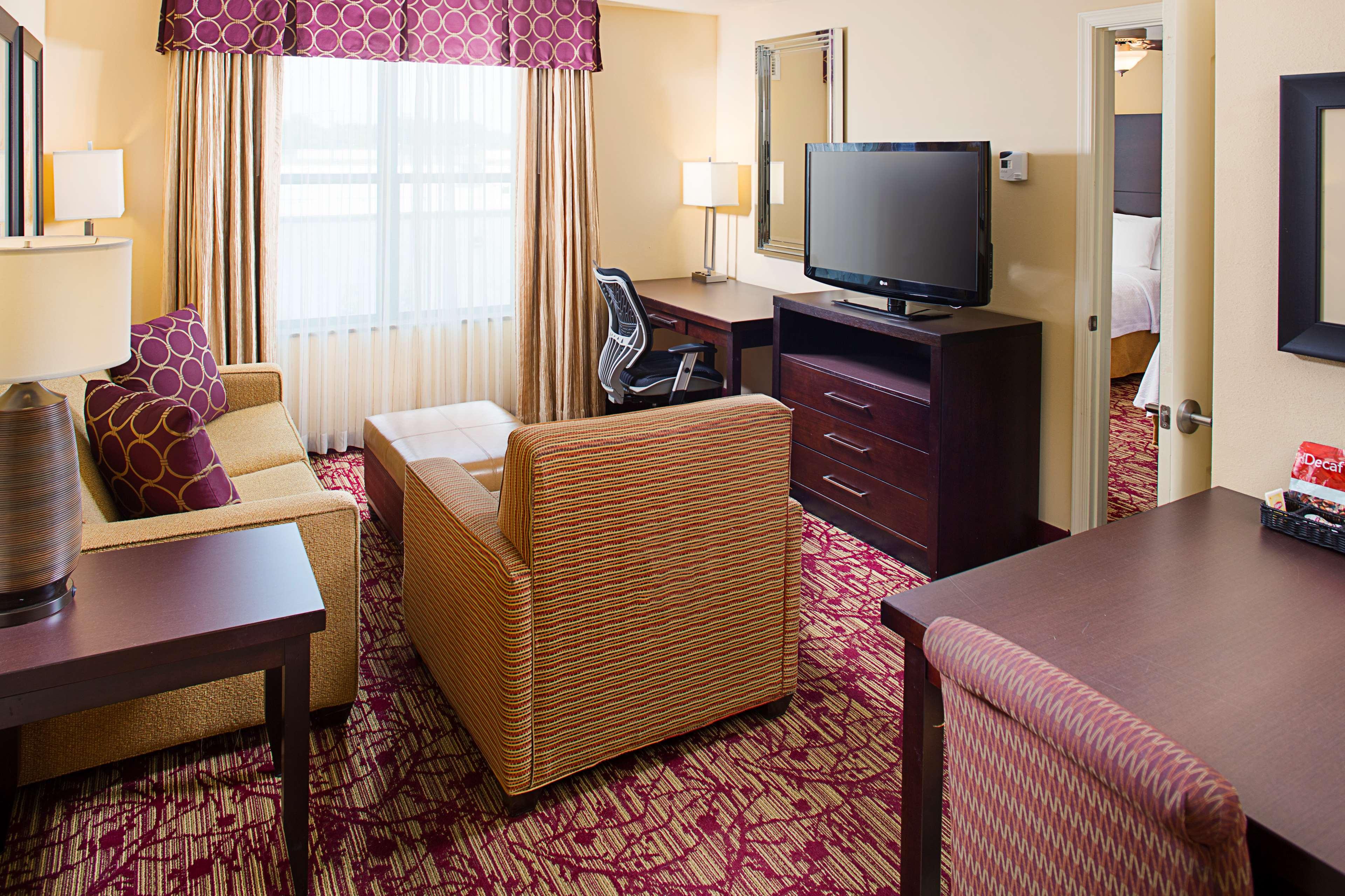 Suite Two Queen Beds One Bedroom