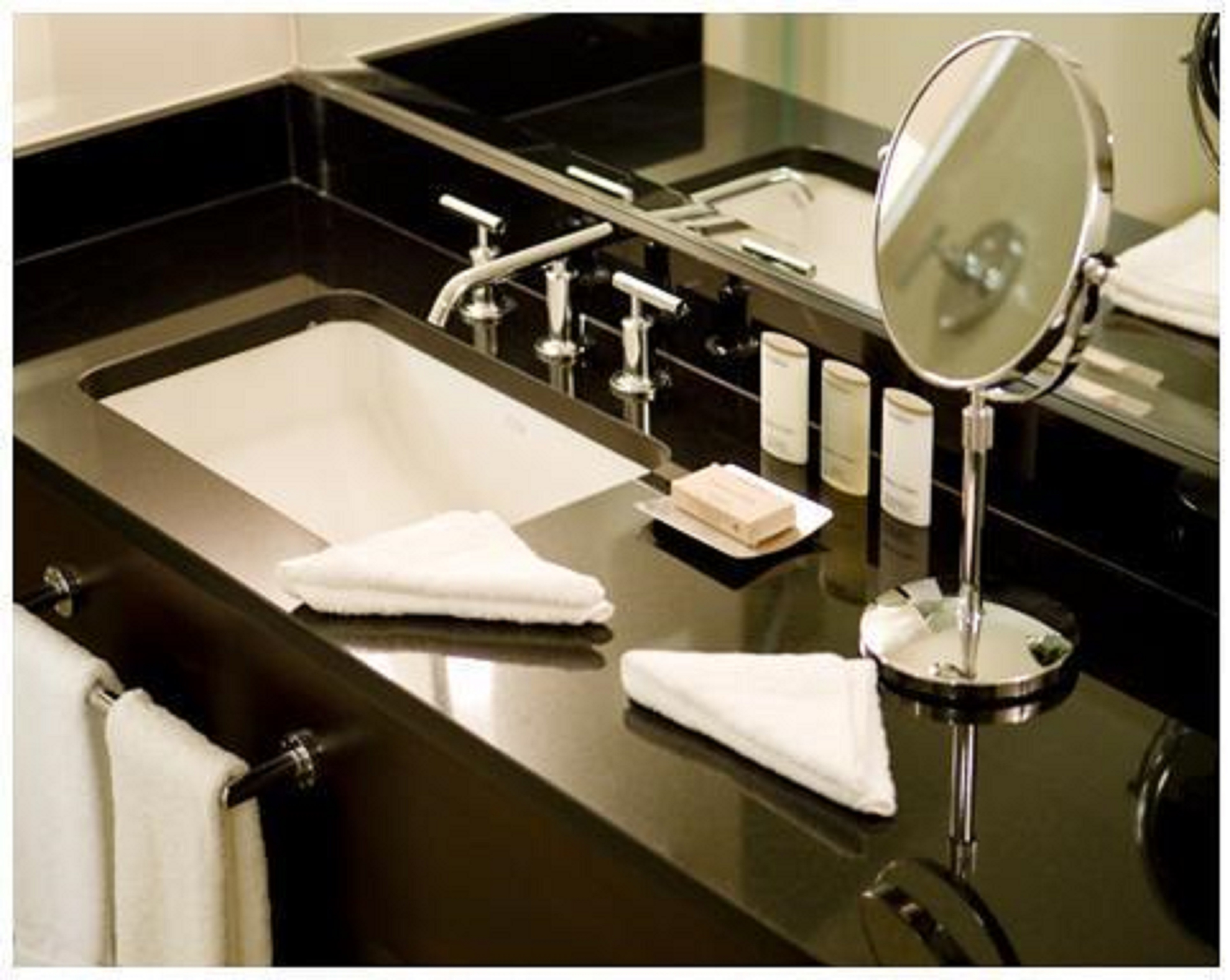 Double Deluxe King Bed