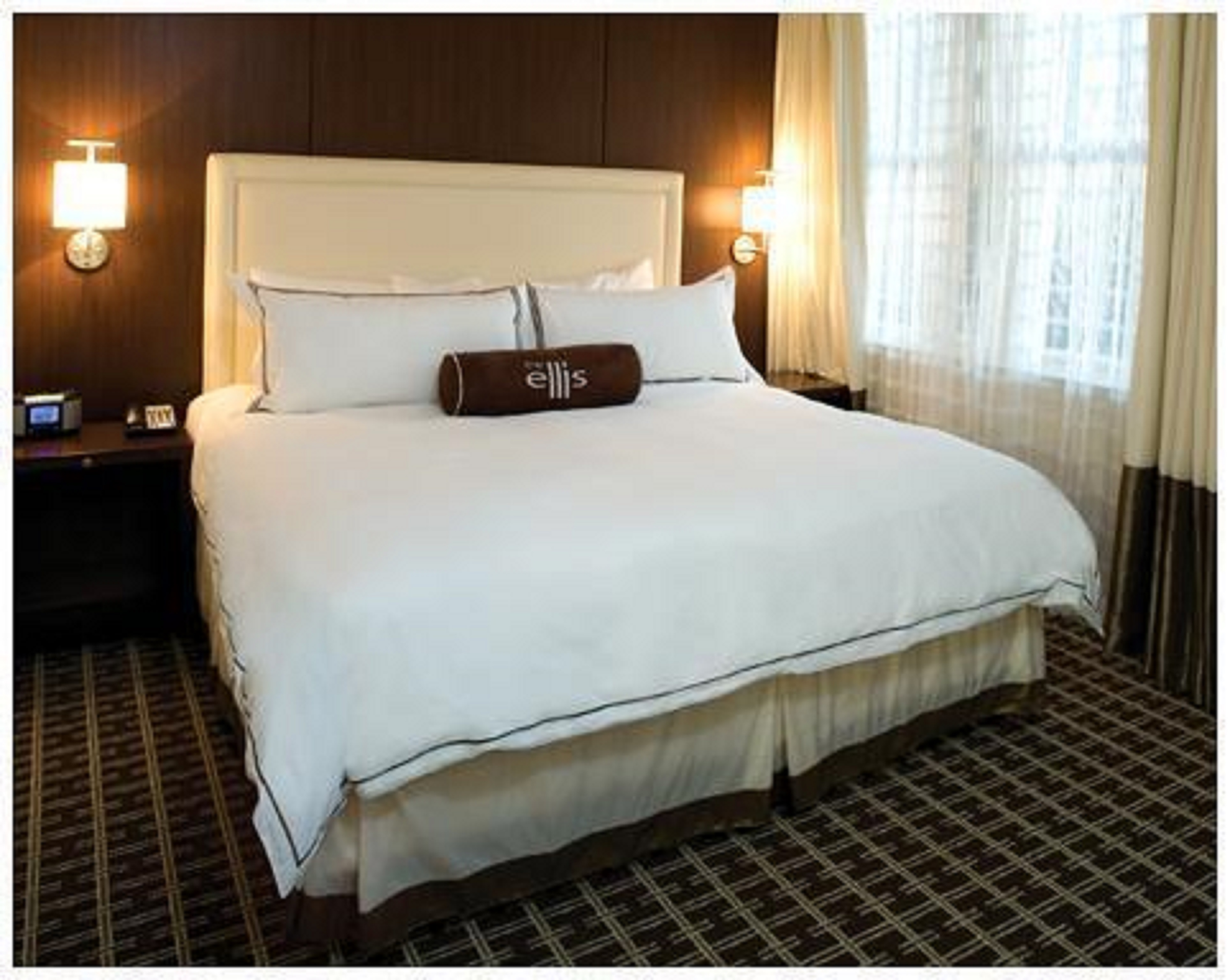 Double Deluxe King Bed