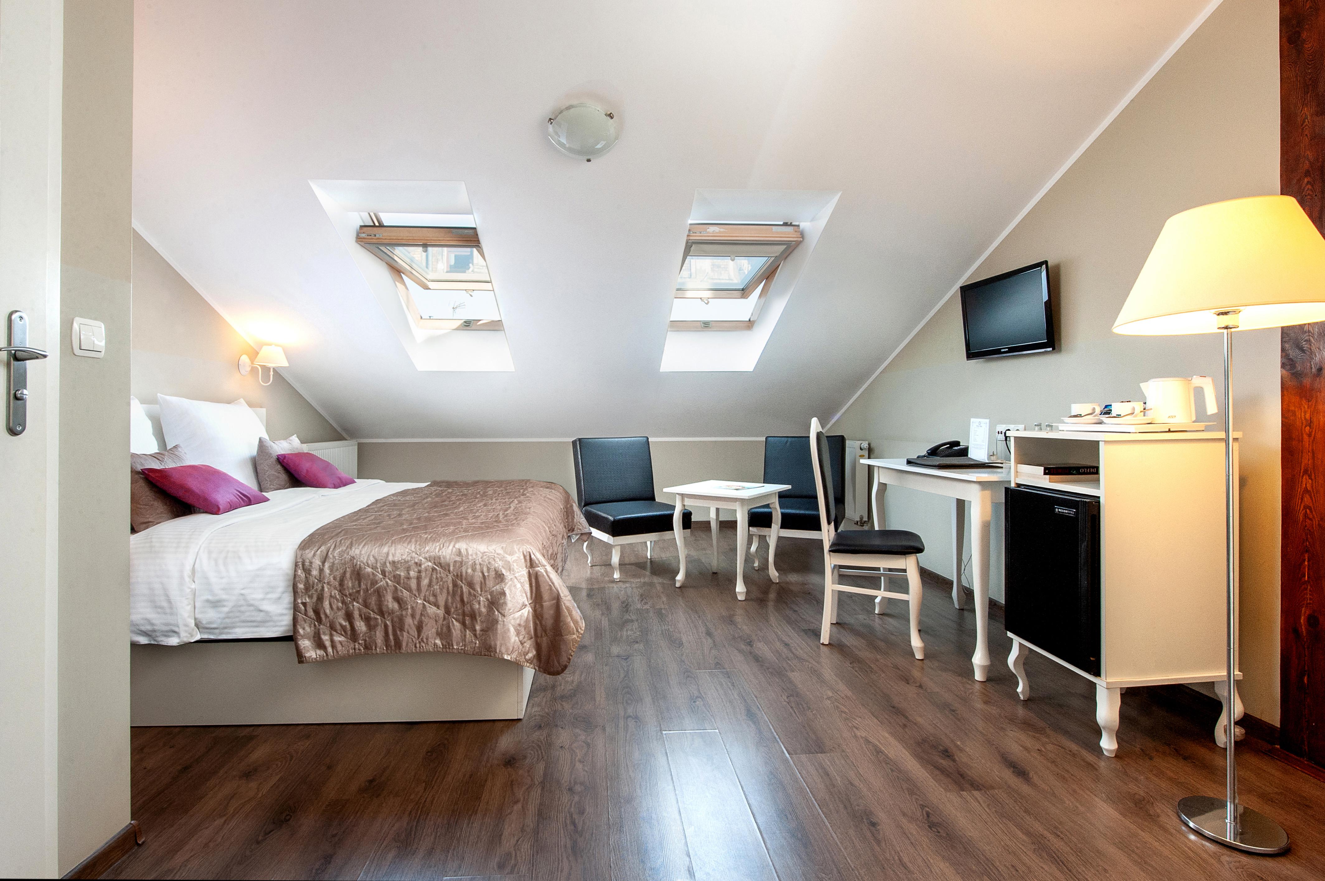 Double or Twin Standard