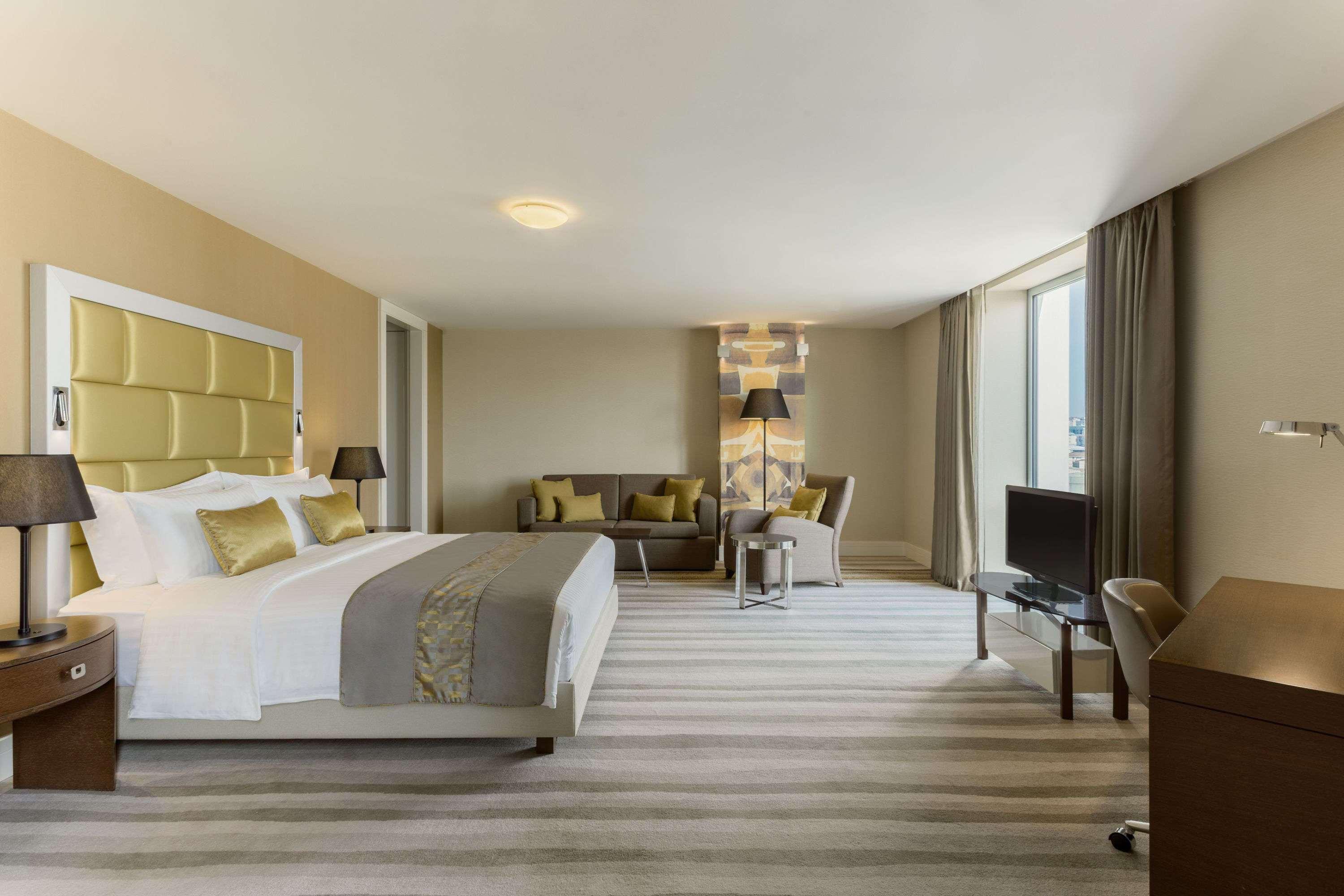 Suite Queen Size Bed