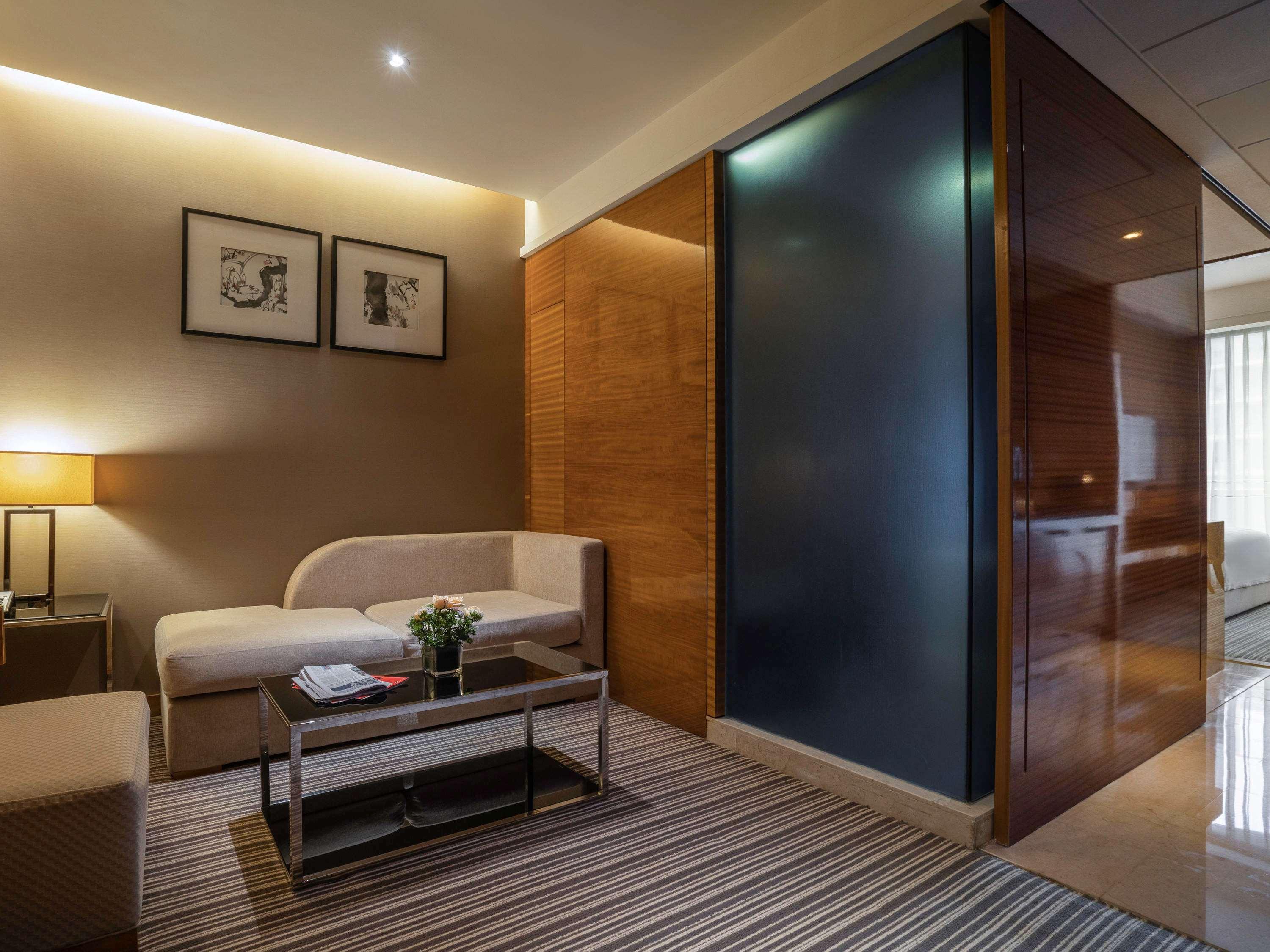 Double Executive King Bed