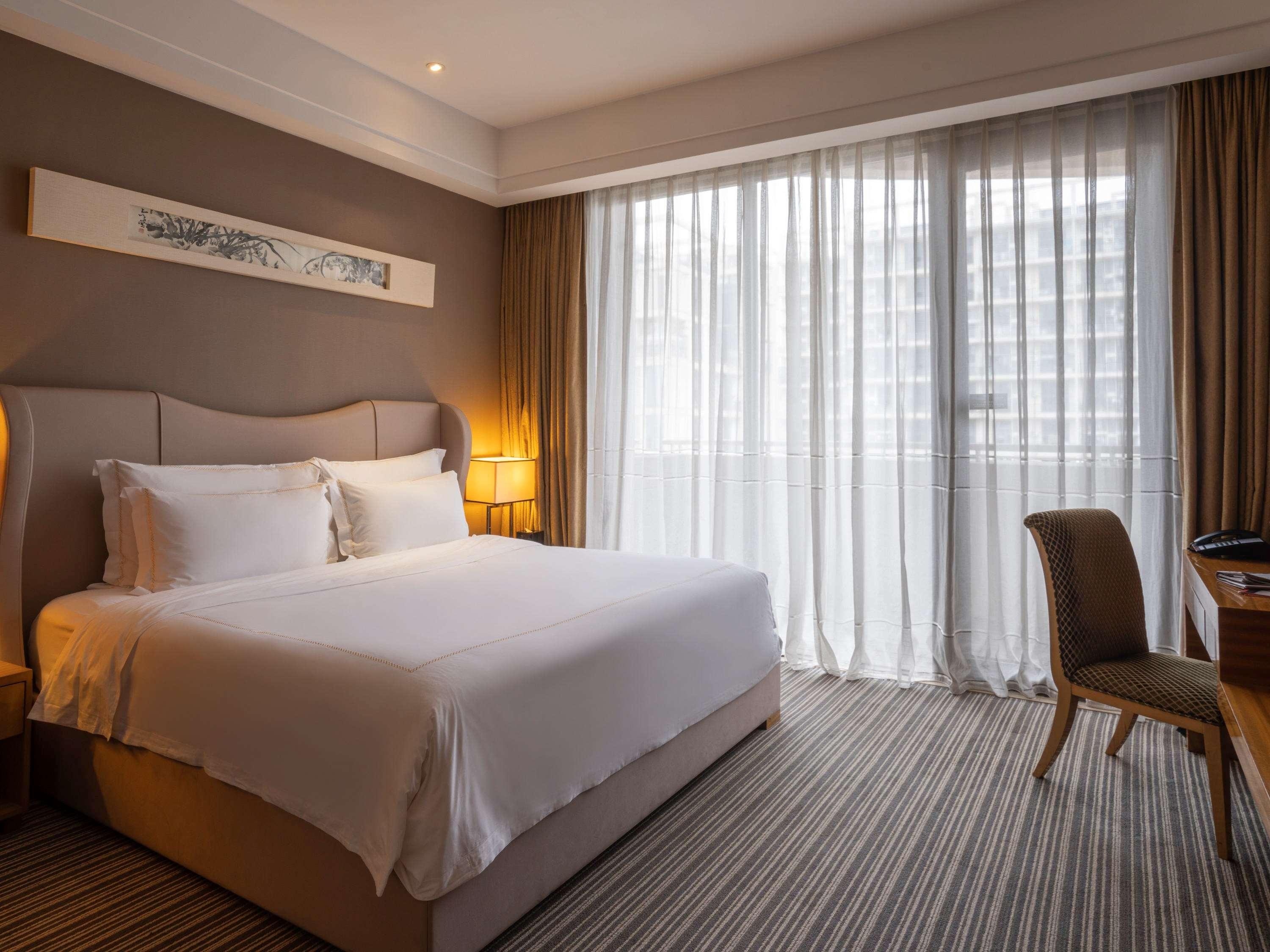 Double Deluxe King Bed