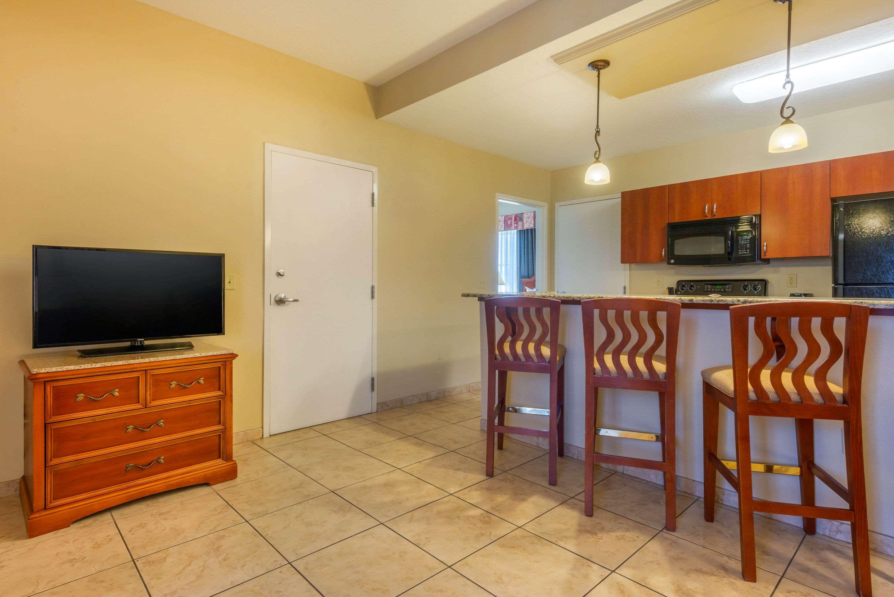 Suite Two Queen Beds