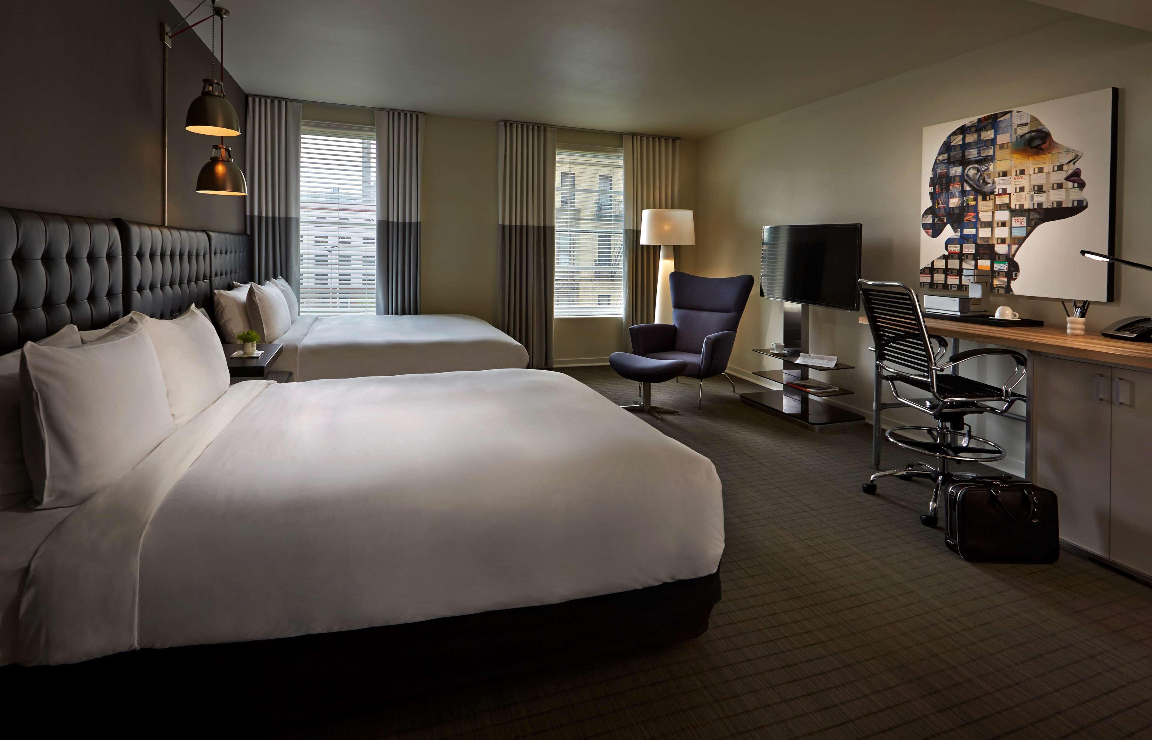 Double Deluxe Queen Bed