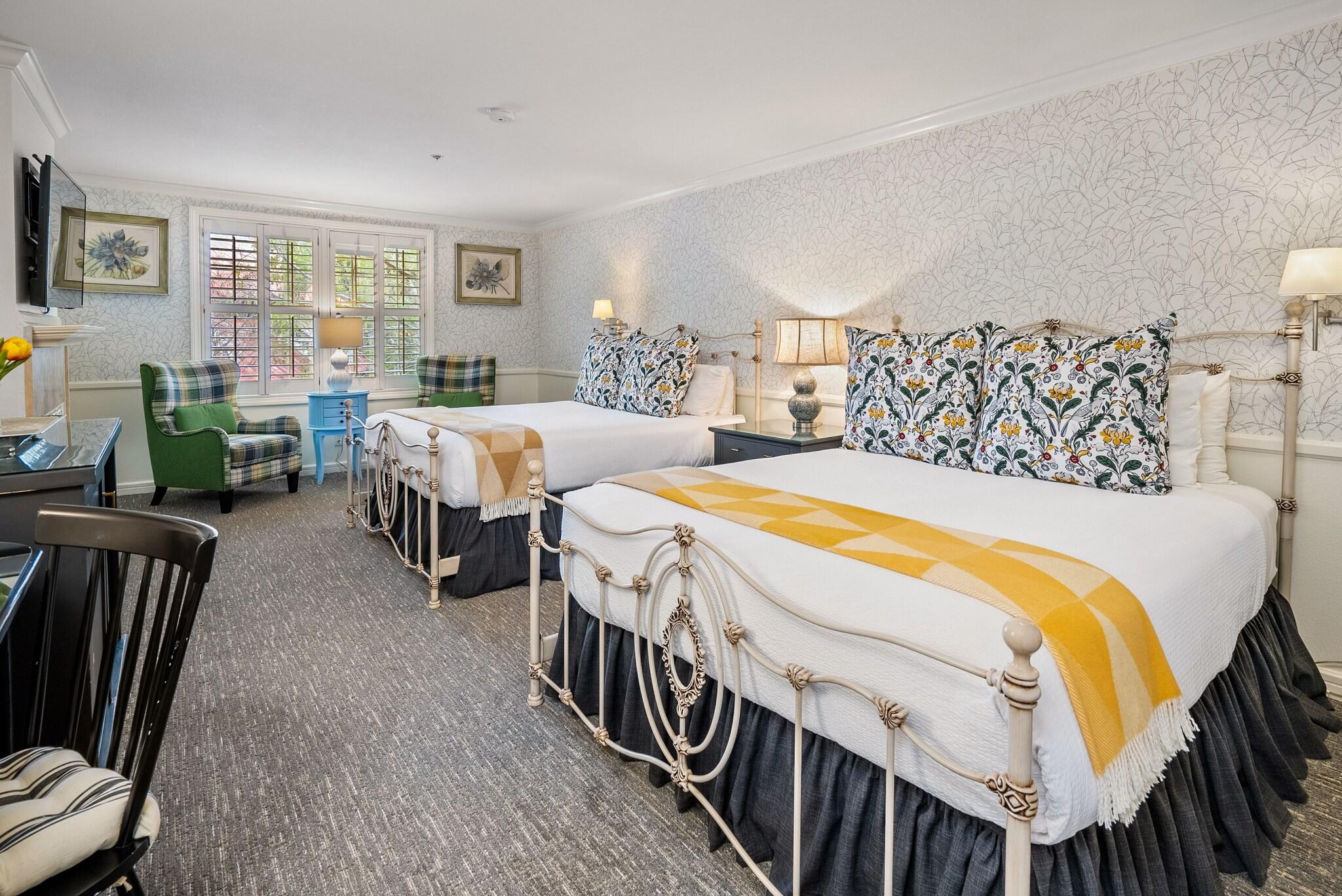 Double Deluxe Two Queen Beds