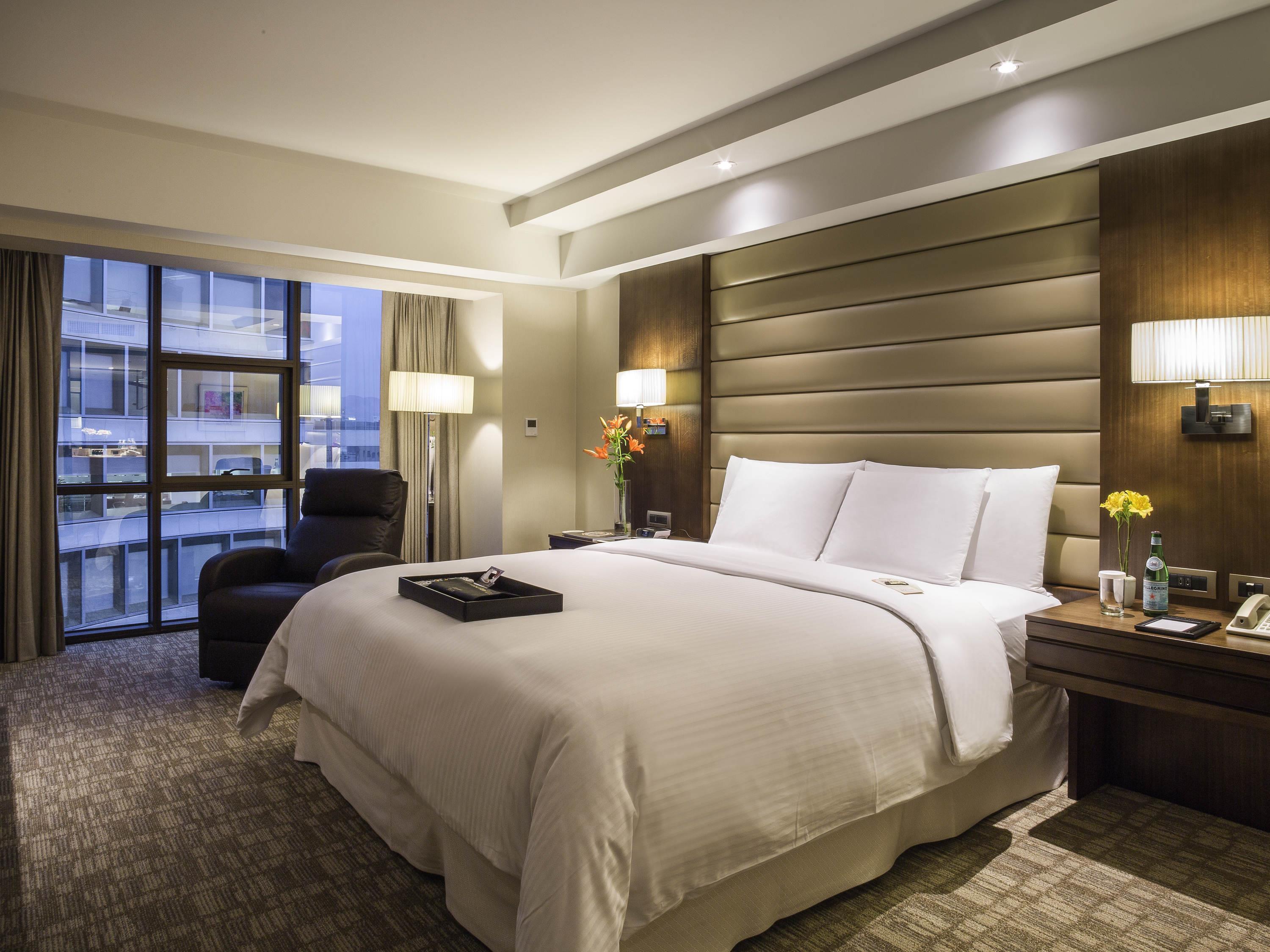 Suite Business King Bed