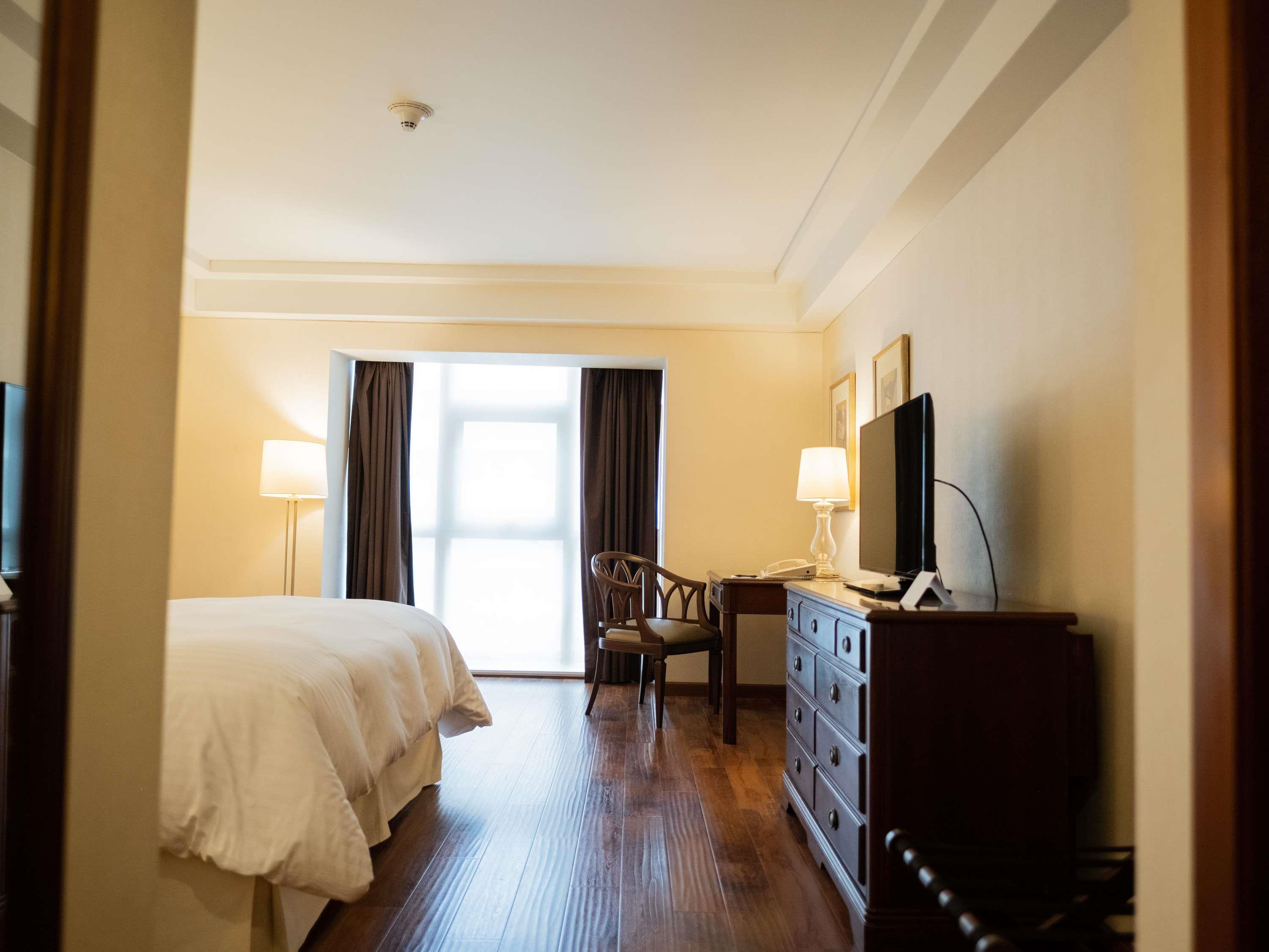 Double Premier King Bed