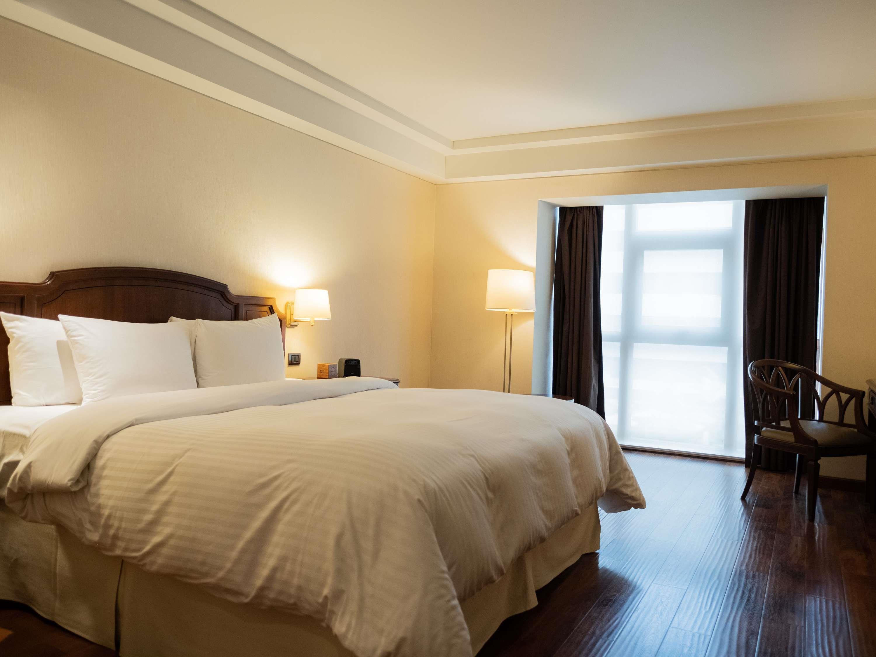 Double Premier King Bed